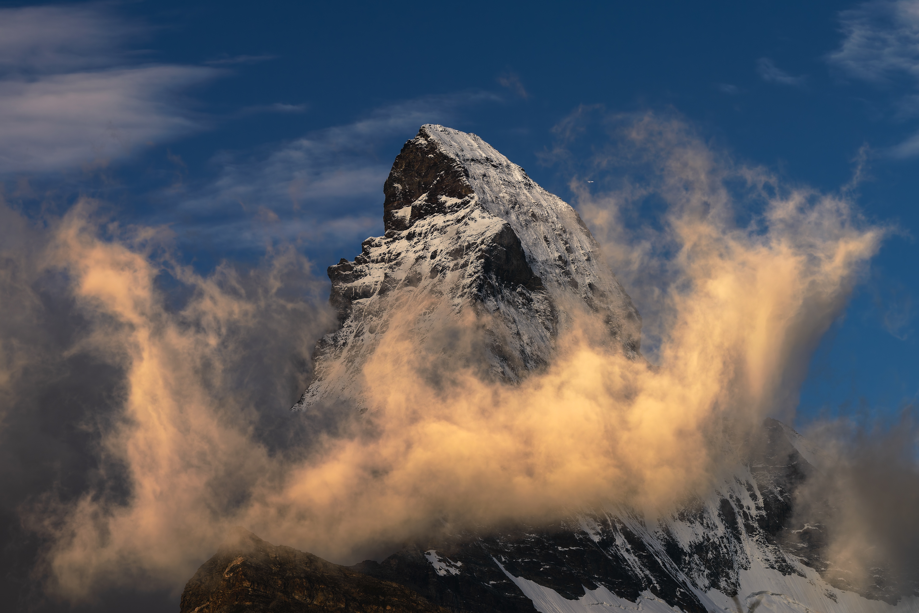 Explosion de nuage autour du Cervin