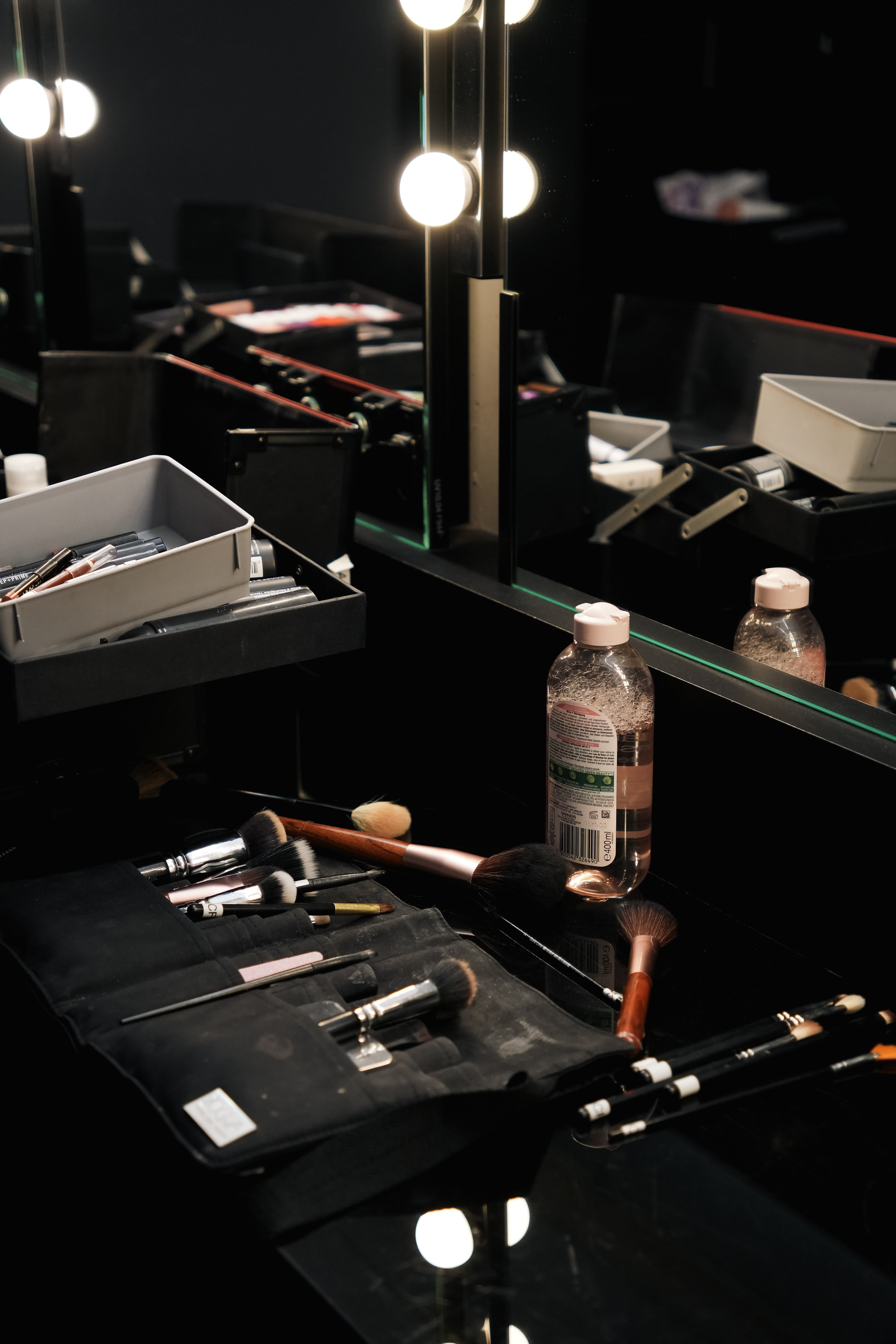 BEHIND THE FAME  von Malte Molthagen 