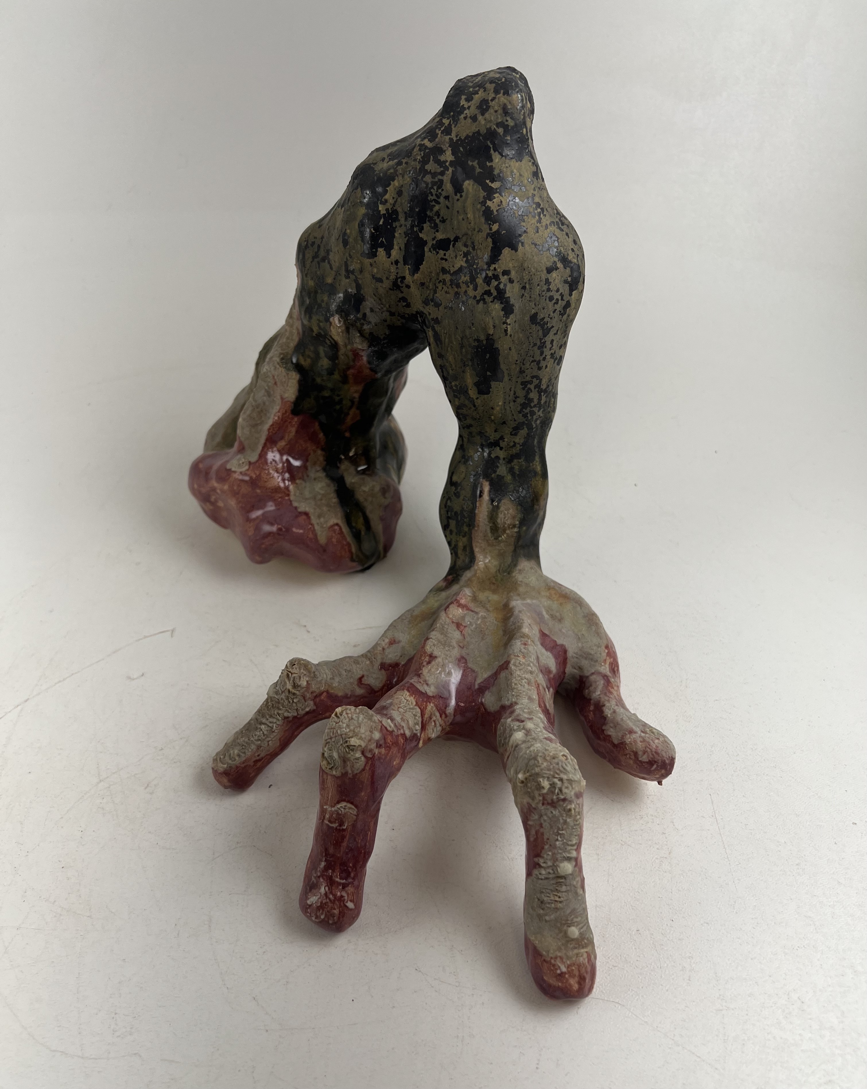 Organismus 3, stoneware, glaze, 6x9x5 inches, 2022