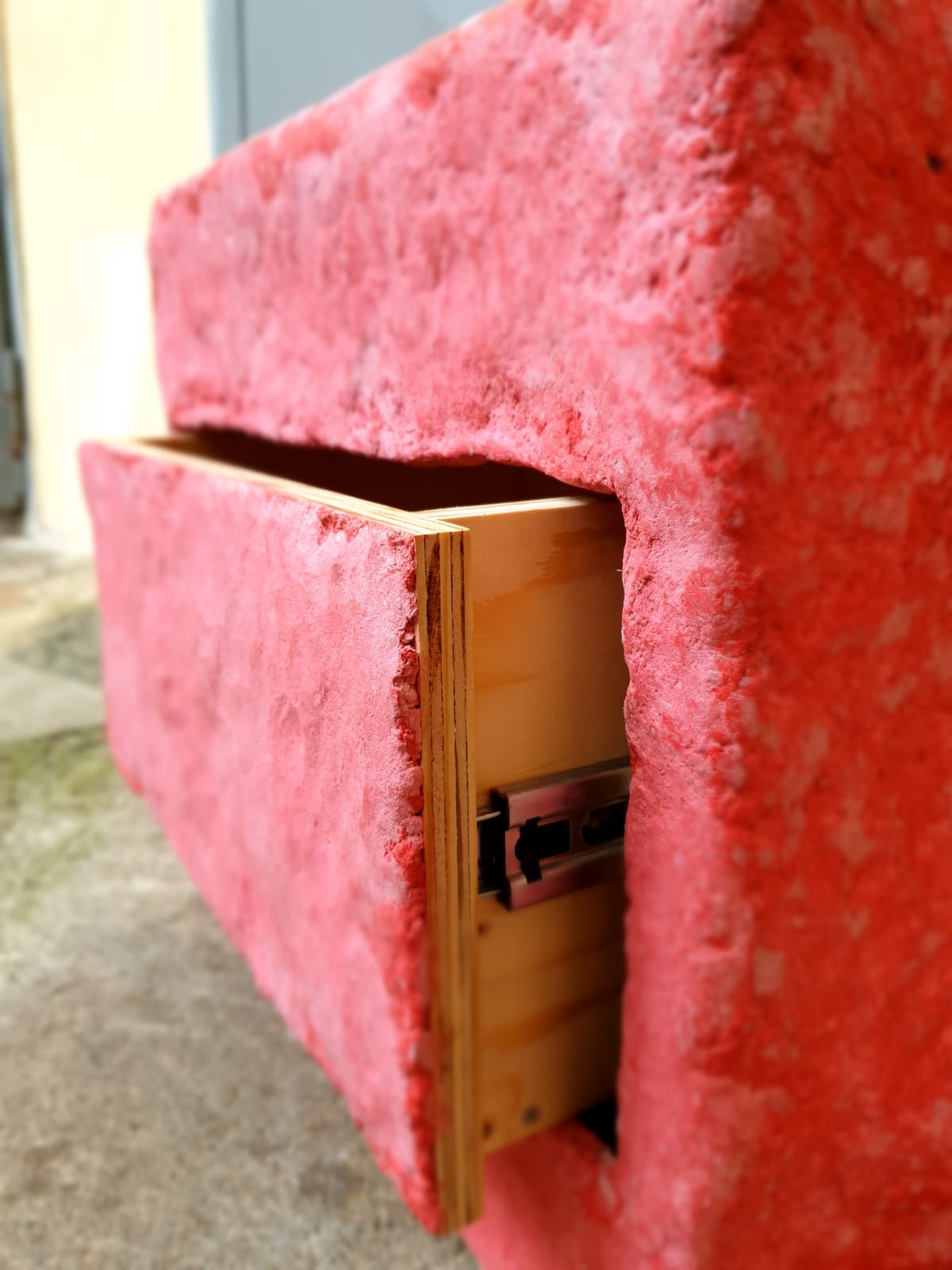 Giovanni bed side table detail