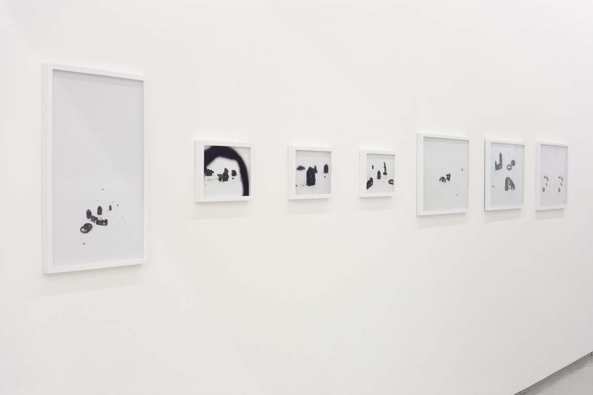 2011「Things on Strings」小山登美夫藝廊，東京，日本Tomio Koyama Gallery, Kyoto, Japan