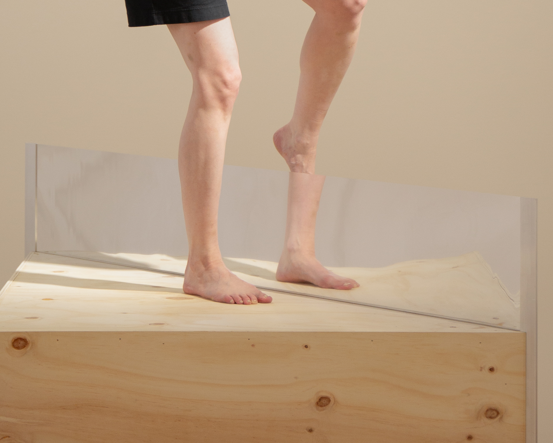 Part Performance, durational performance, mylar, aluminium, plywood, pine, 2025. VCA Graduate Exhibition, Melbourne. Photography by Costa Virtanen.