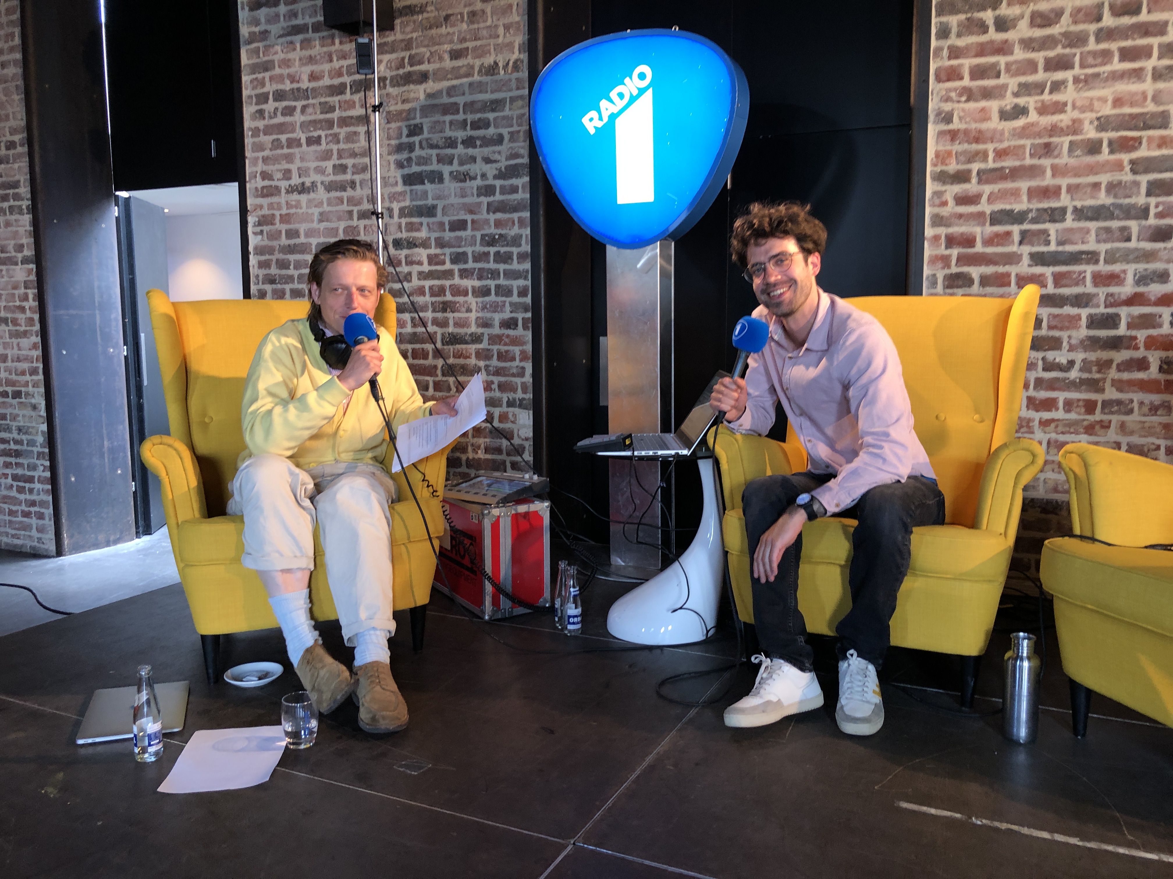 Talk with Bent Van Looy, live on Culture Club, Radio 1 about 'Stylo's, Golven en de E19' at Watou Arts Festival. Click on the link to listen.