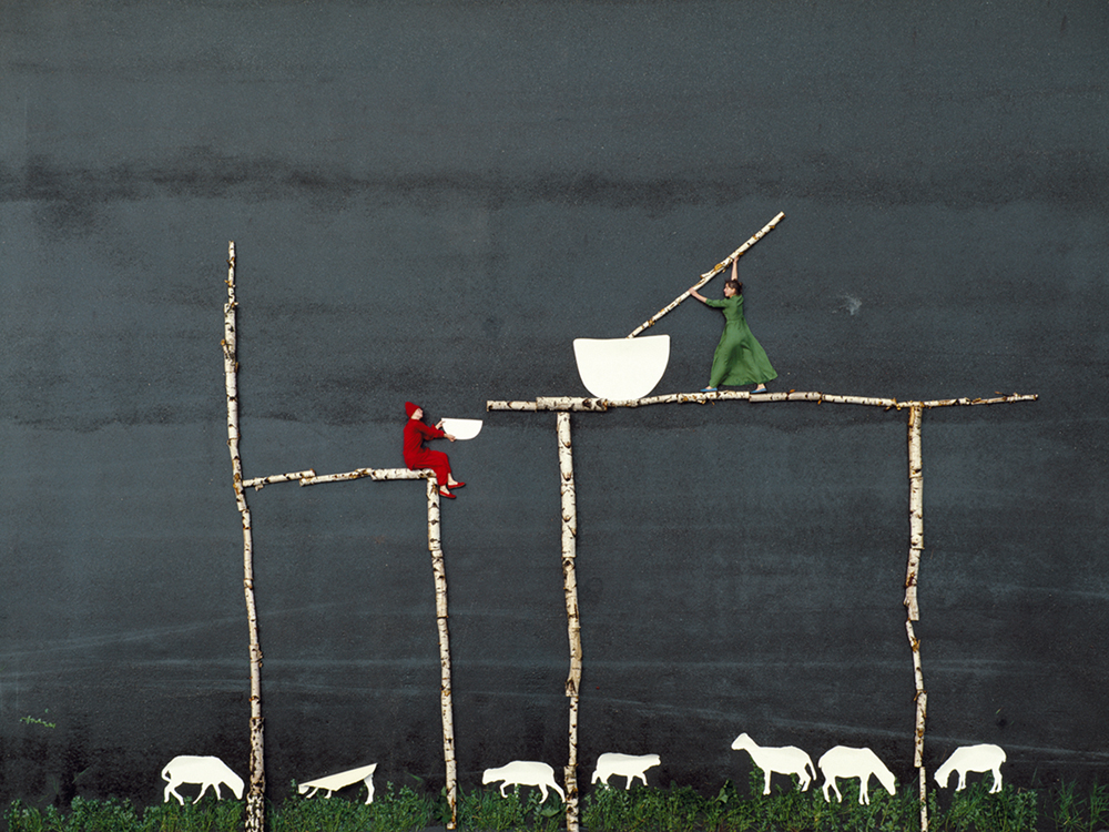 1987 06The Magic TableStolček, prestri sa!