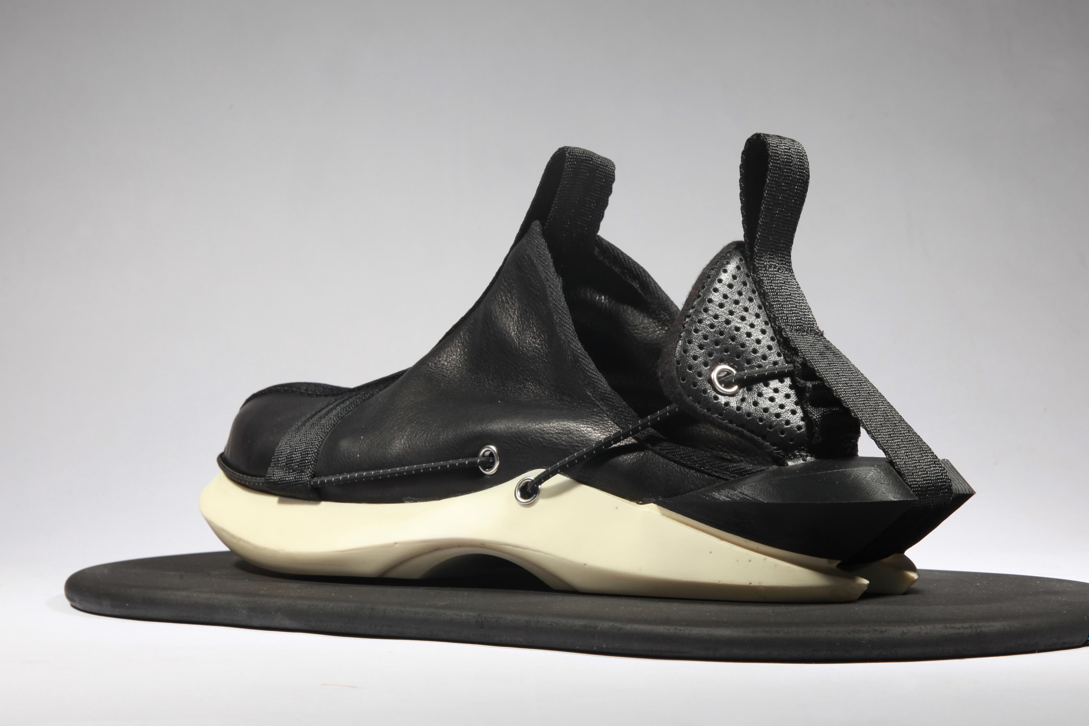 Hands-Off: A New Paradigm for Shoes