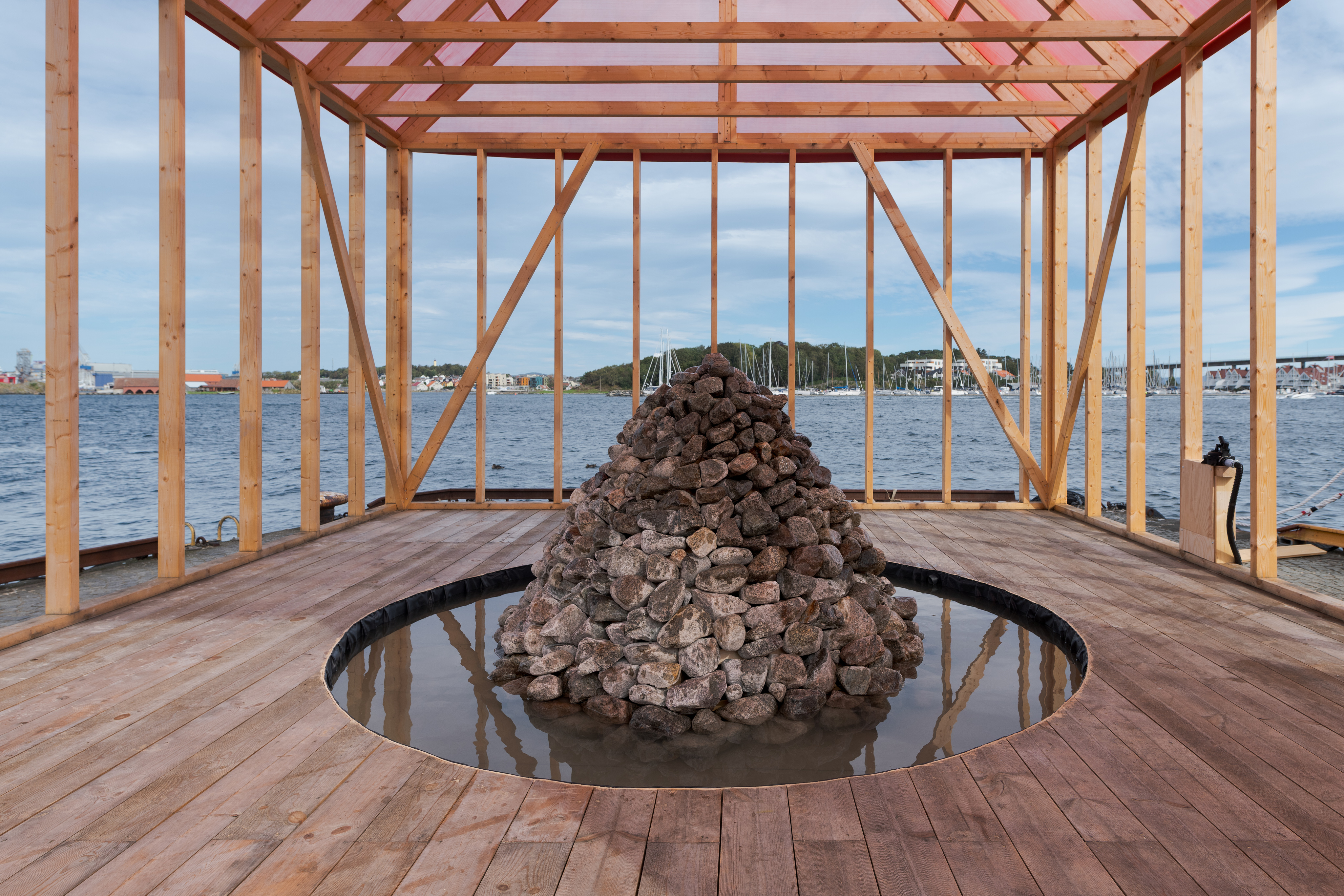 Ellen Sofie Griegel &ndash; Rund som tiden. Photo by Erik S&aelig;ter J&oslash;rgensen.