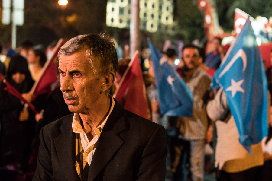 Deux semaines apr&egrave;s le coup d'&eacute;tat avort&eacute; en Turquie, rassemblement de soutien &agrave; Erdogan dans le quartier conservateur de Fatih.