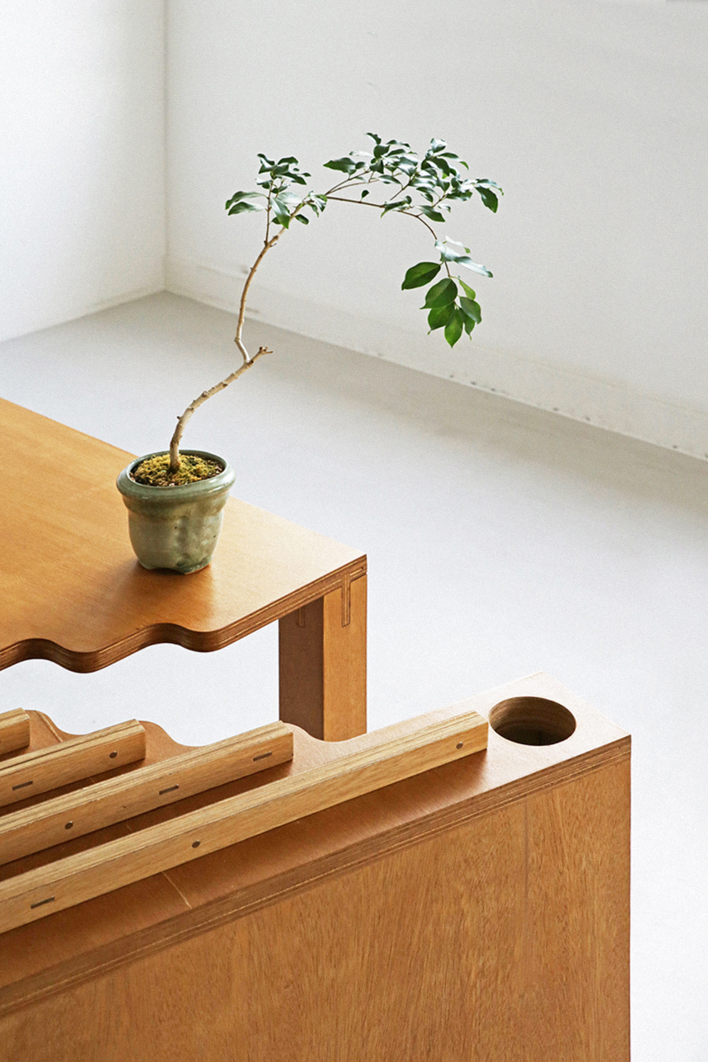 Heeso desk (가구디자인) 자료제공 : 전중섭