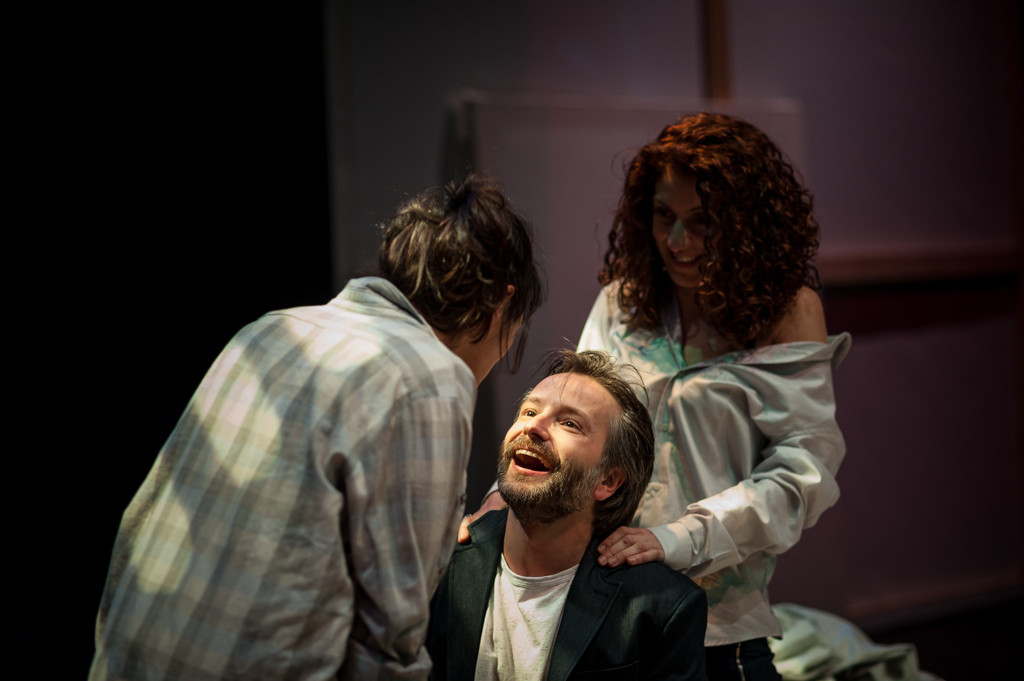 2016_A forma das cousas (La yogurtera)