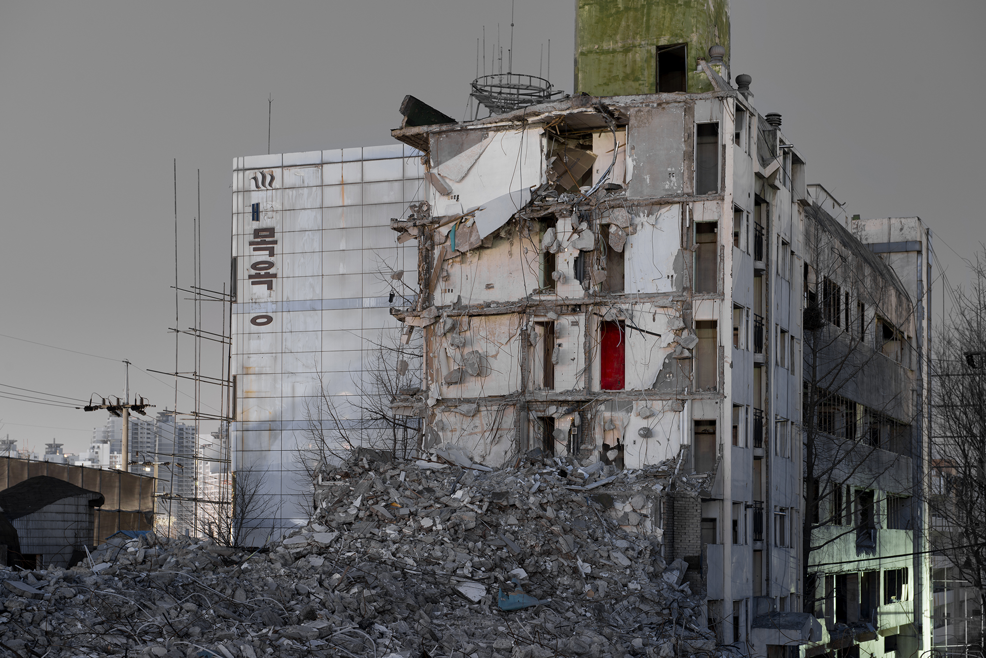Demolition Site 02 Outside_Pigment print_120x160cm_2013