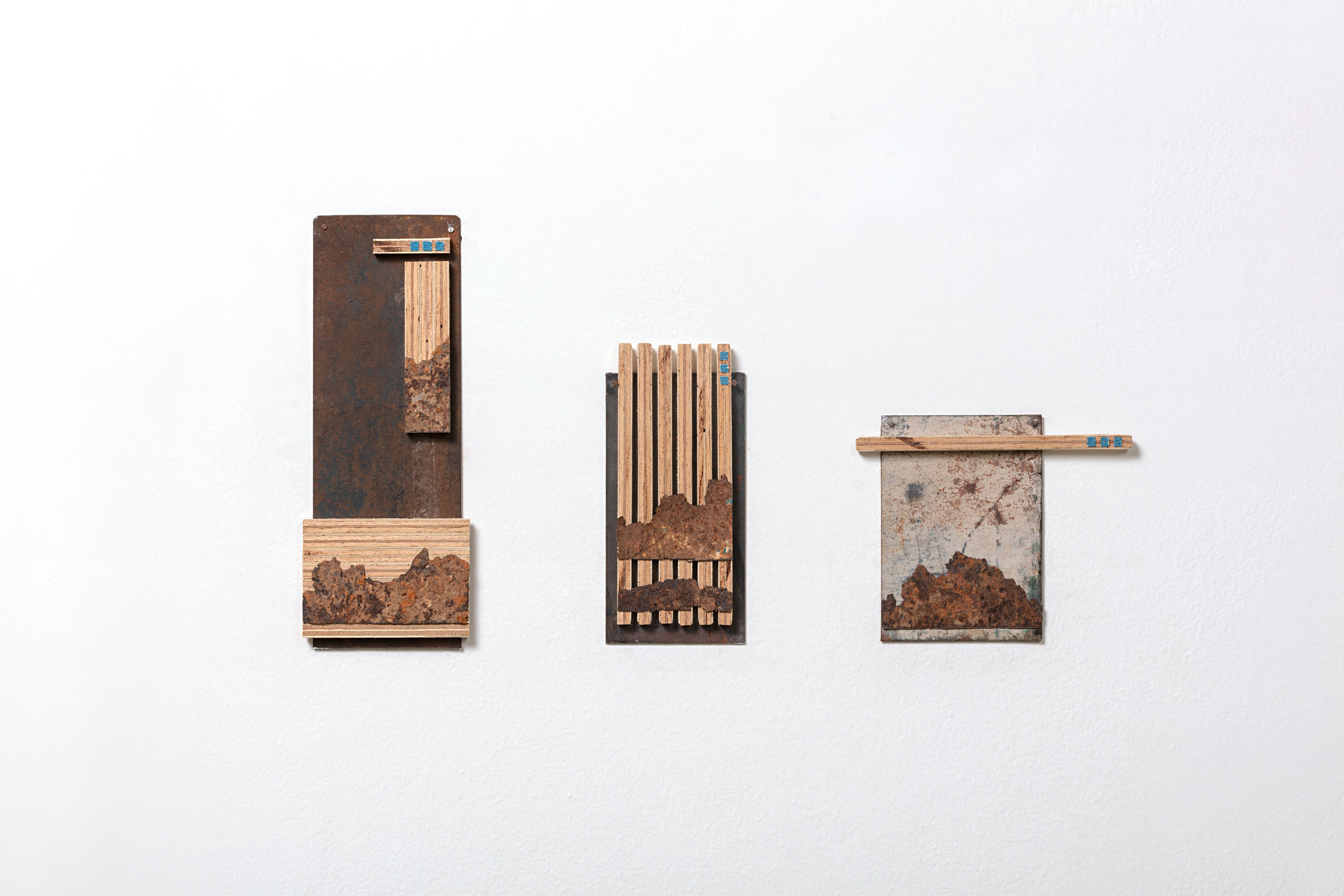 COMPOSIÇÃO PARA GRAVIDADEMadeira, ferro e lixa, 31 x 60 cm, 2020