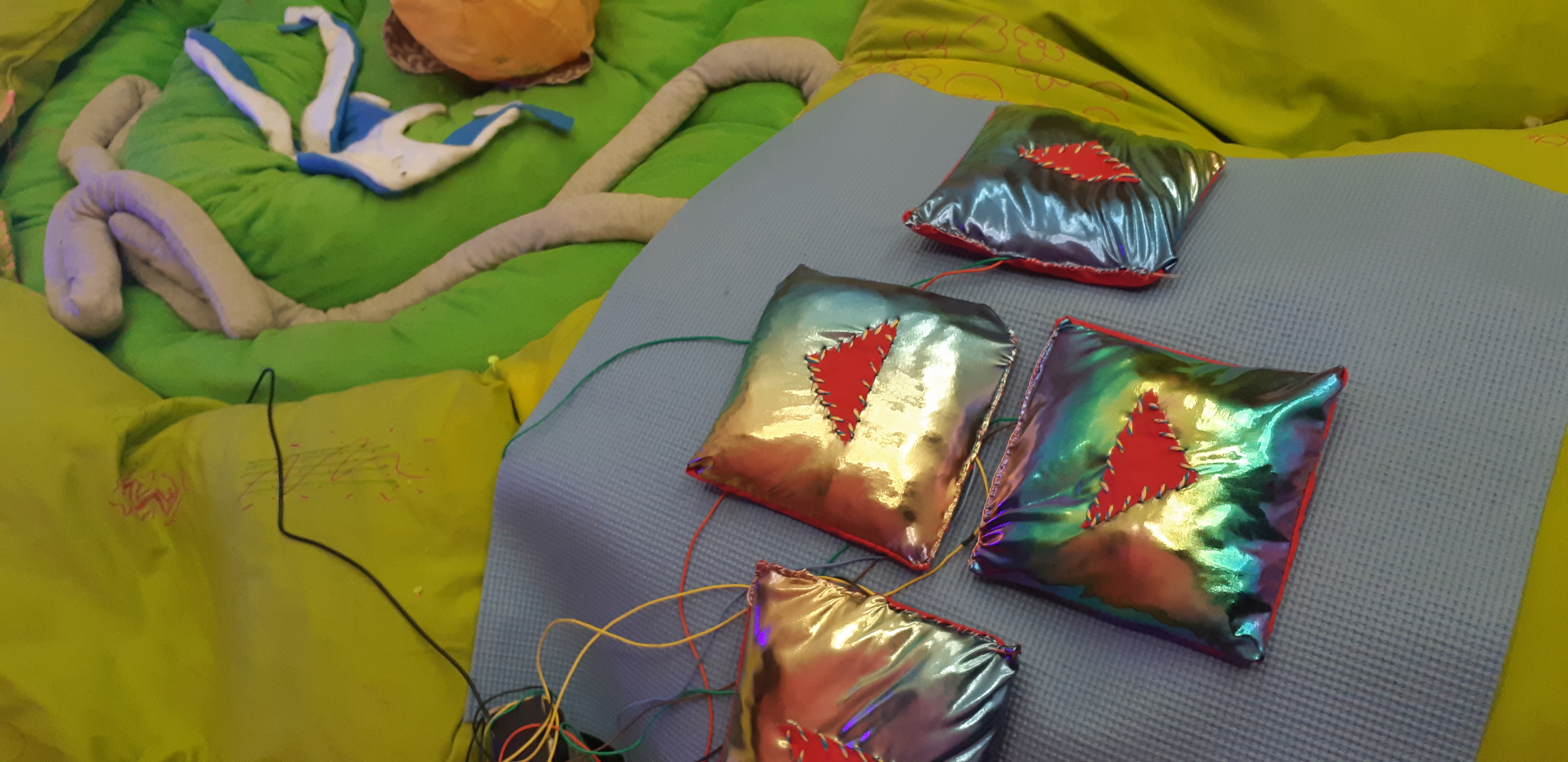 CONTROLEUR EN TISSU