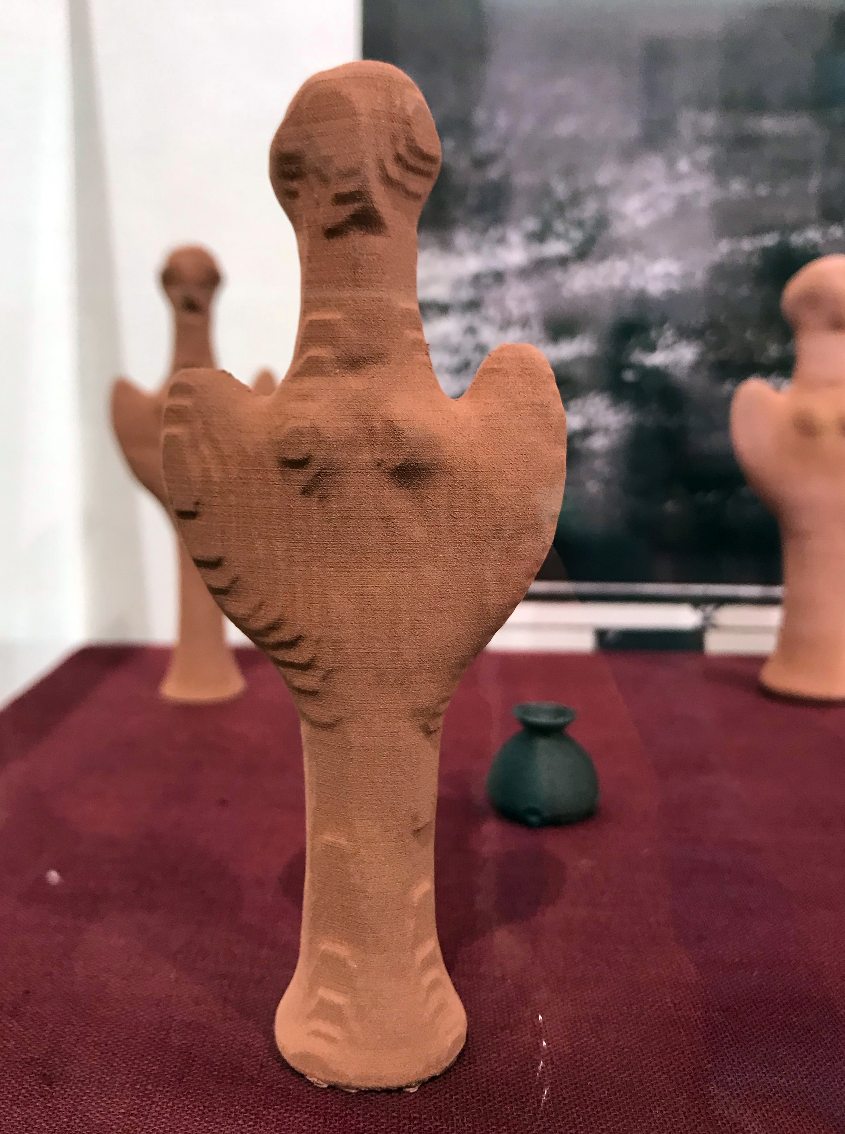  3-D printed micenaean female figurines and vessel