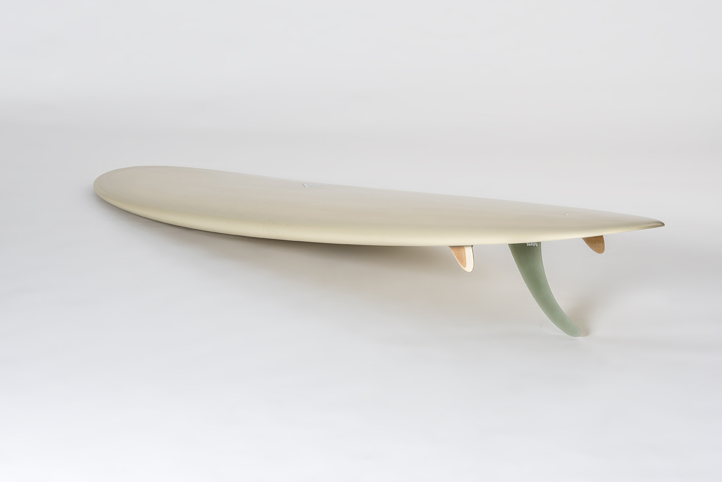 Displacement hull deals surfboard