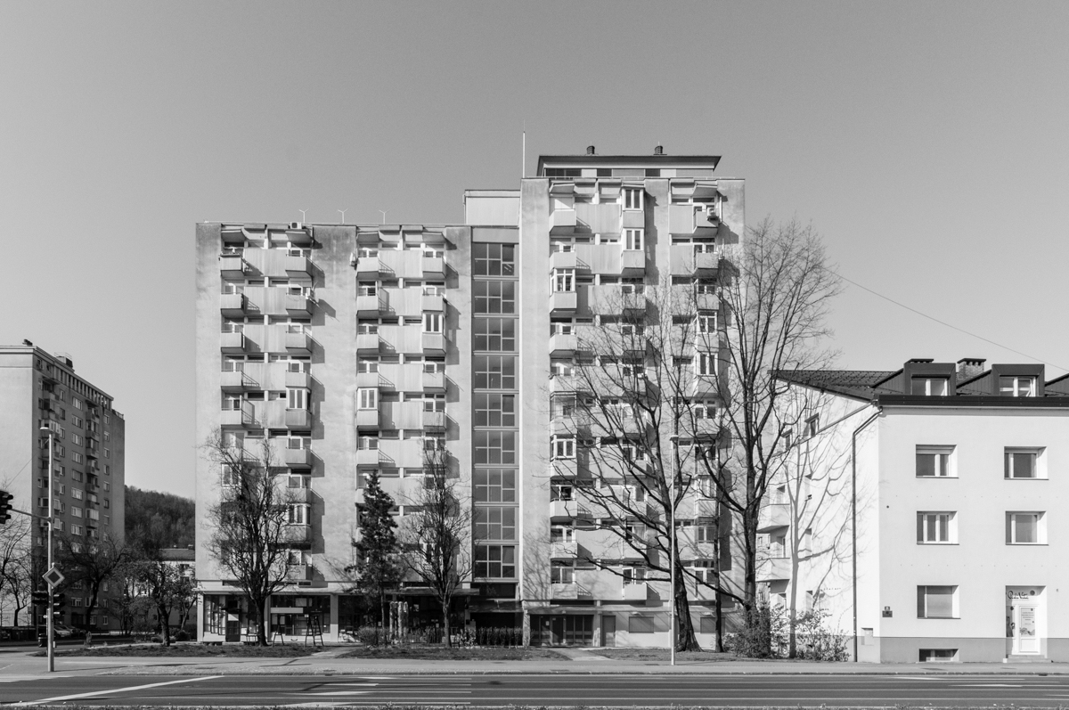 Stanovanjski blok - nekdanji samski dom ob Celov&scaron;ki, Ljubljana / 1966, Tomaž &Scaron;trukelj