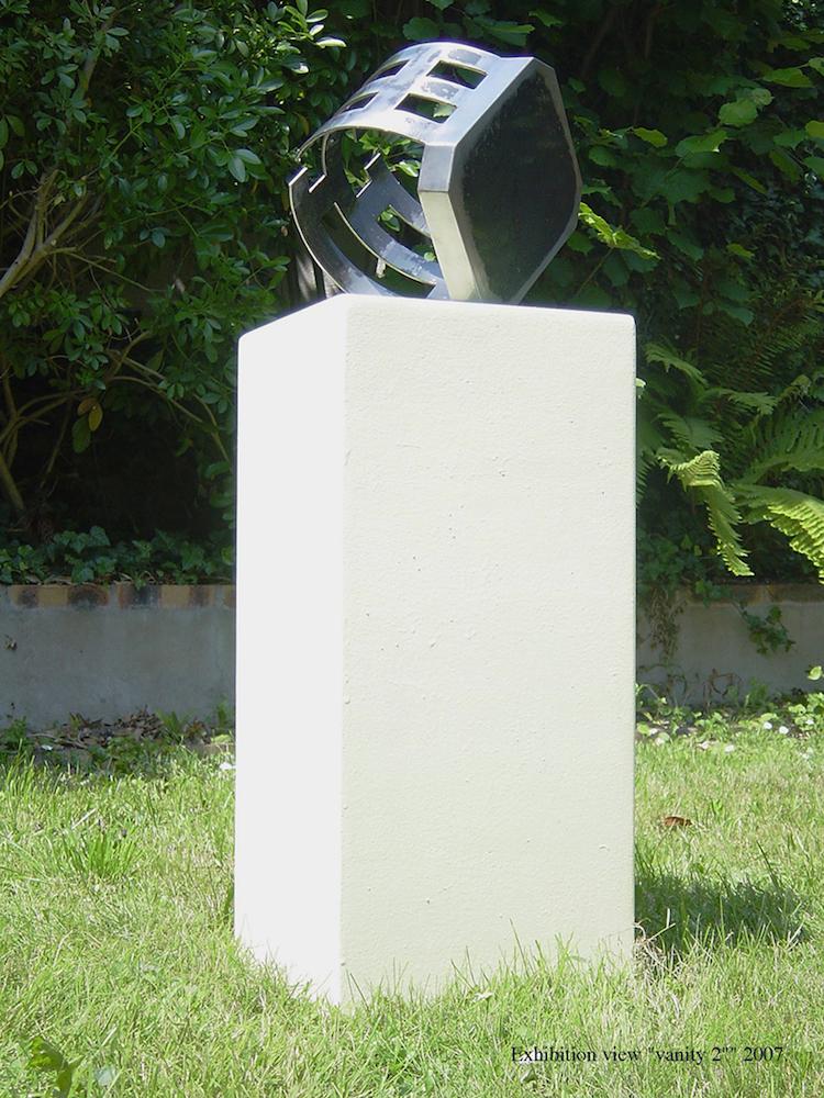 "Vanity", 2007, Iron, 30x30x25 cm