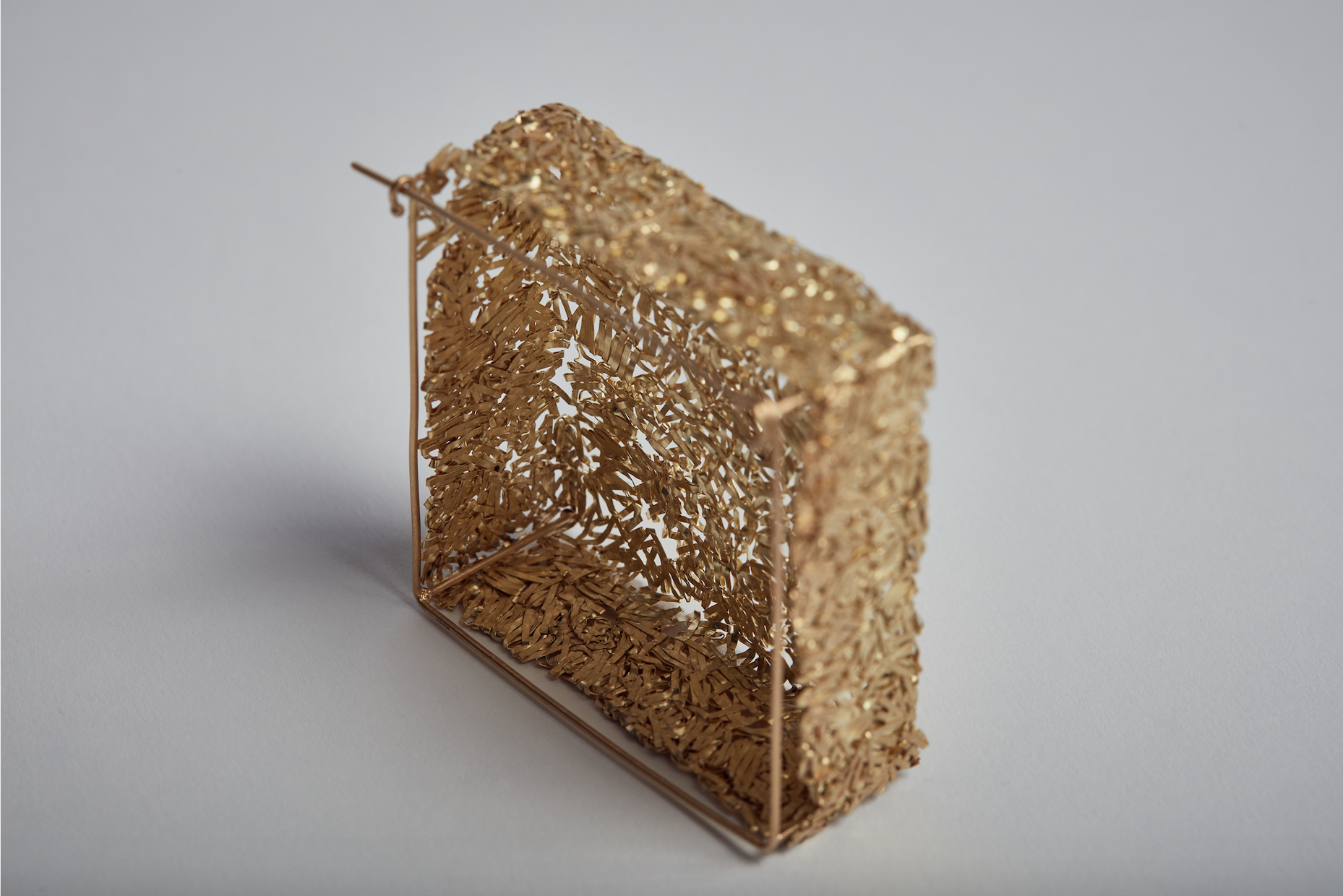 Entangled Life Brooch, 18ct gold, 2020