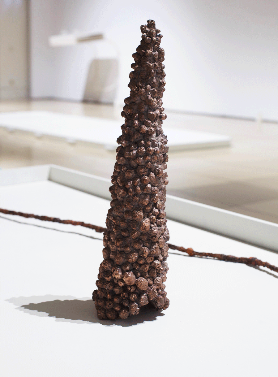 o.T. [Zypresse], 2018/ Bronze-Guss/ 13 x 12 x 47 cm