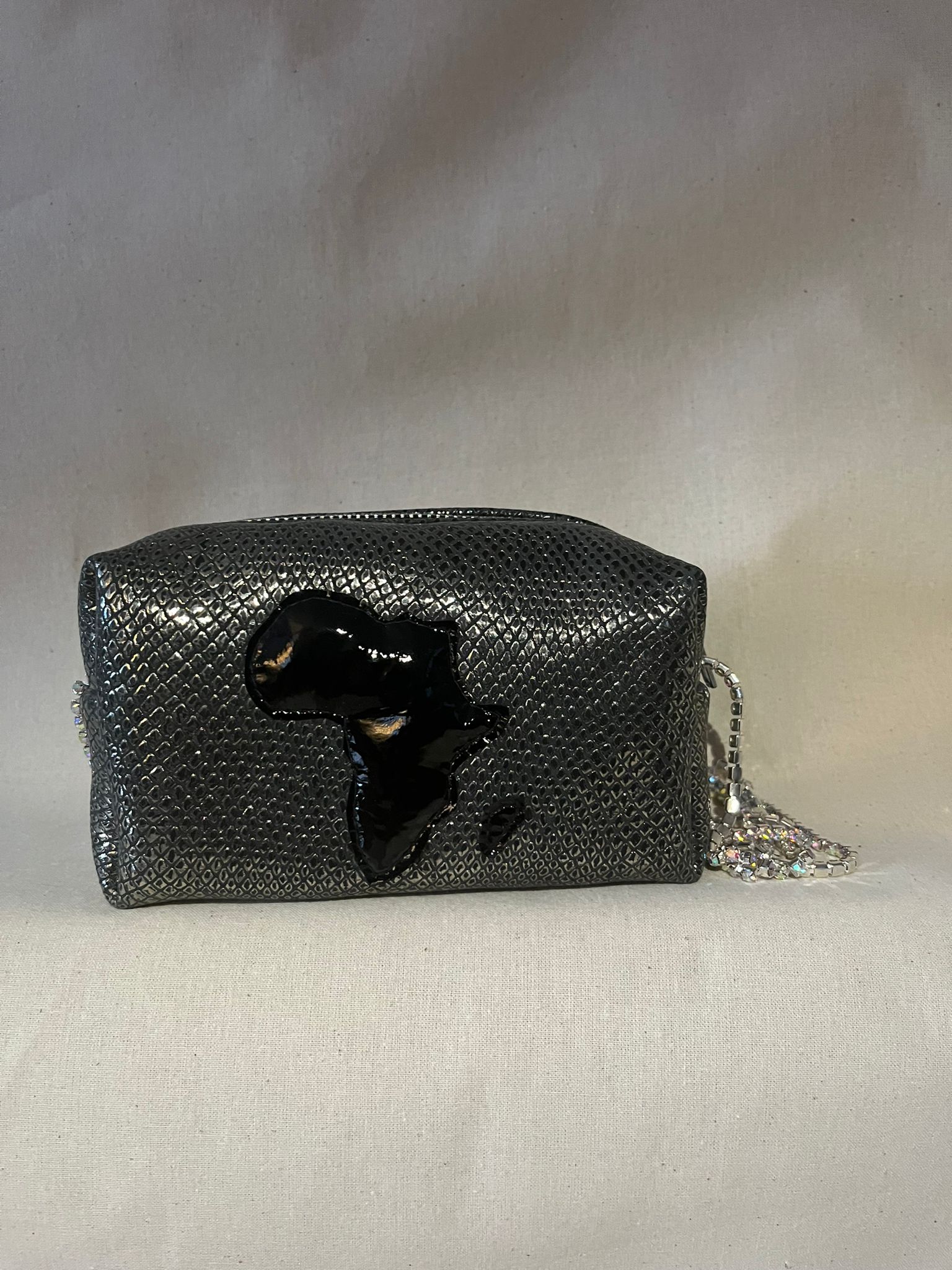 SILVER SNAKESKIN/BLACK