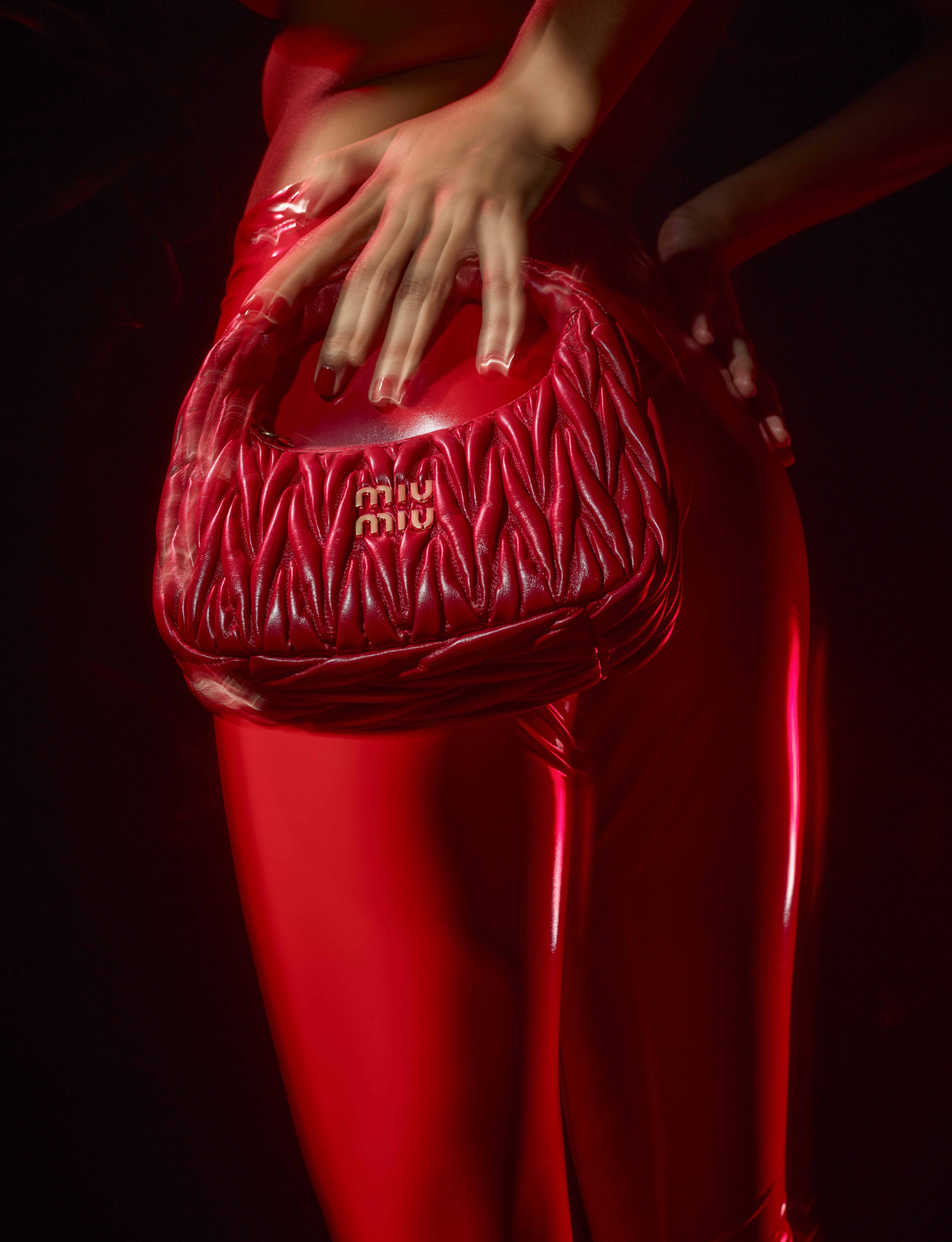A luxurious and elegant bag captured by Still Life Photographer Daniel Schweizer for French