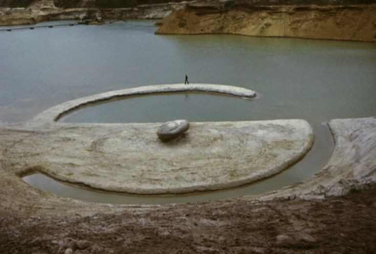 BROKEN CIRCLE/SPIRAL HILL Robert Smithson 1971 Emmen, The Netherlands Water, earth, topsoil, sand, and boulder