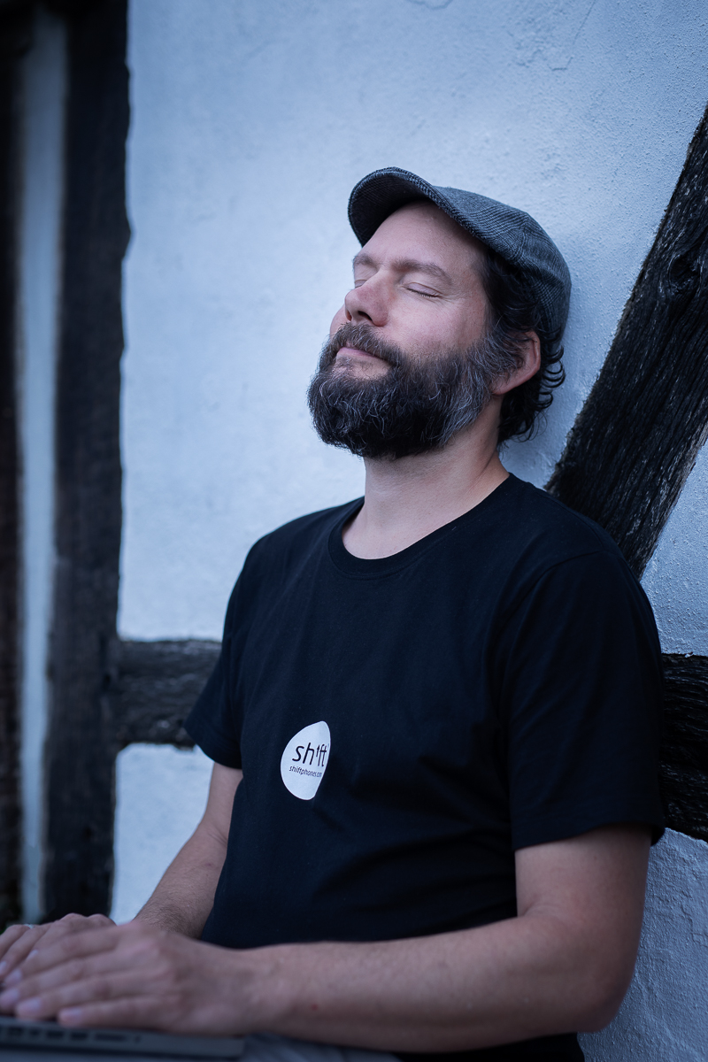 SHIFT, Shiftphones, Nachhaltig, Corporate, Fotografie, Firmenportrait, Modular, Unternehmen, Falkenberg, Hessen, Carsten Waldeck, Visonär, Smartphone, CEO