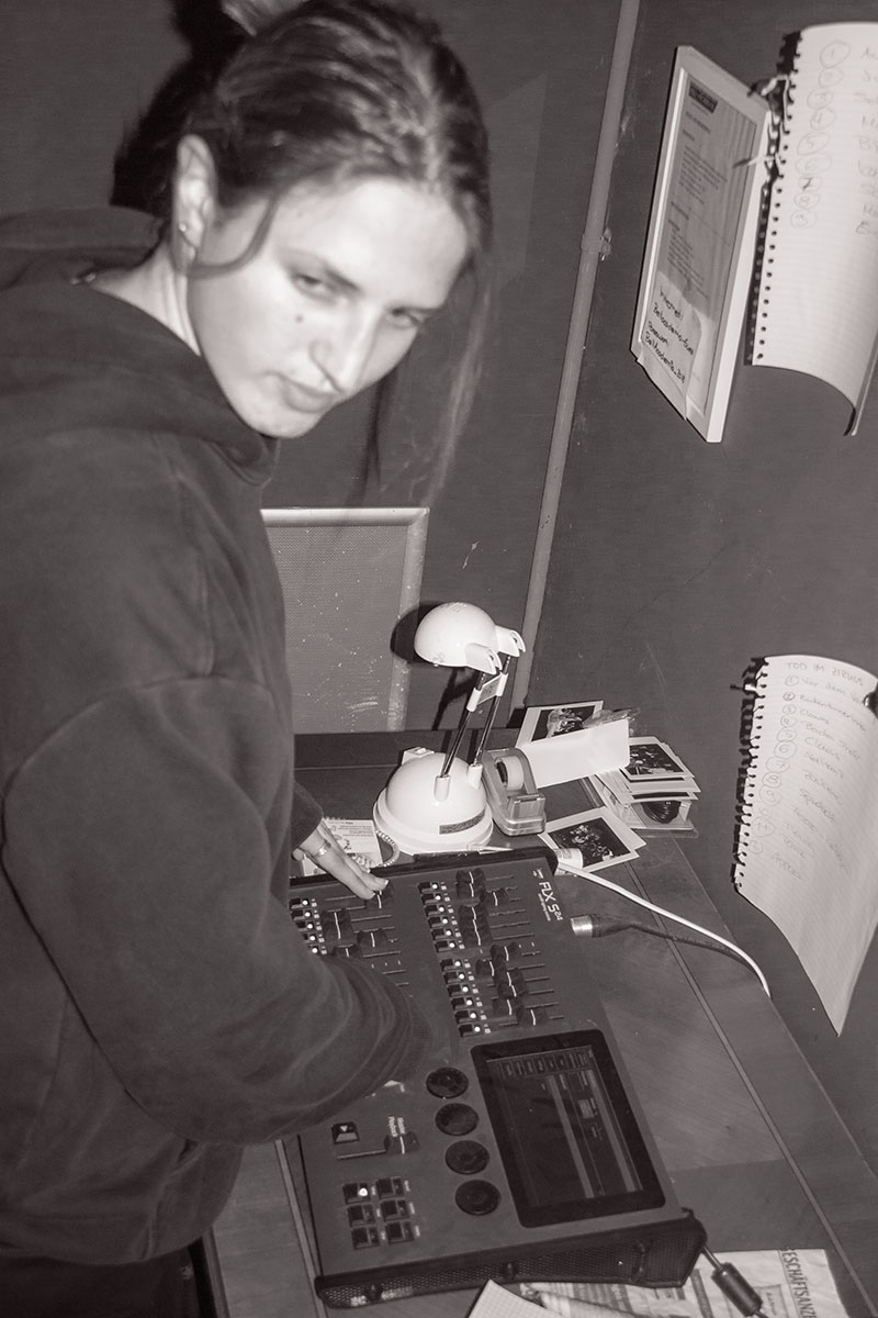 Es ist so weit: B&uuml;hnenlicht an&hellip;