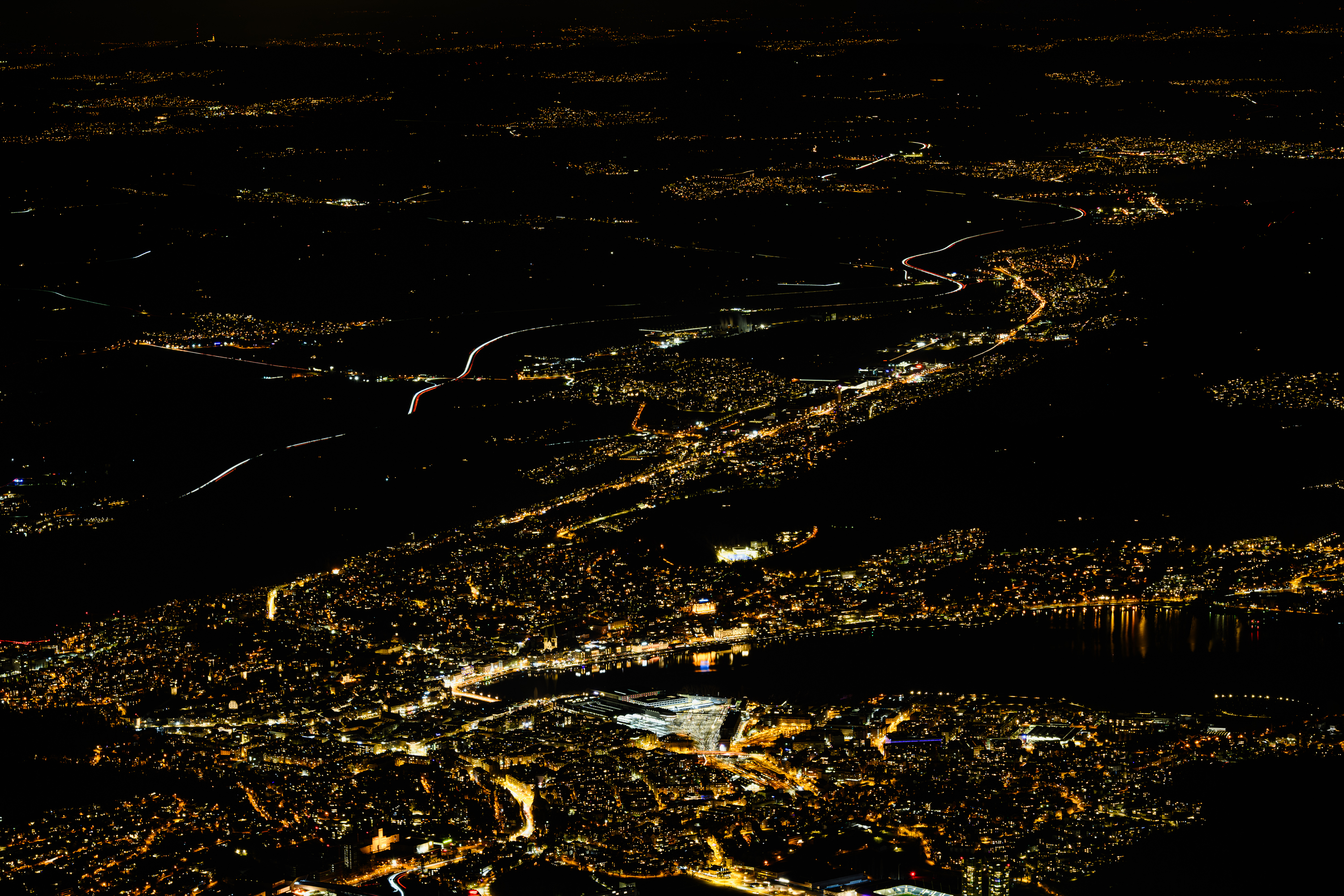 Vue de Lucerne la nuit.