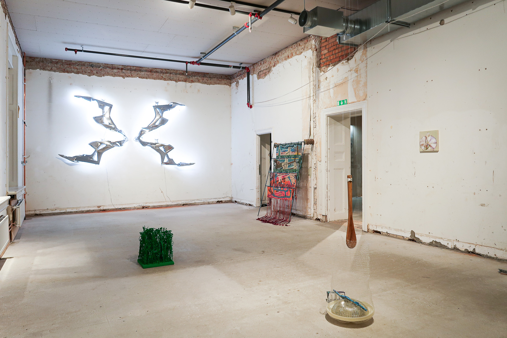 Contemporary Myths and Artefactsaaajiao, Xiao Hanqiu, Tant Yunshu Zhong2023.11Project space, Stockholm