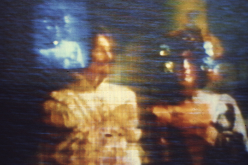 Juan DowneyThe Looking Glass, de la serie "The Thinking Eye", 1981Video mono canal, color, sonido28’49’’Ver detalle︎