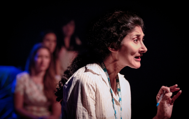 Five Stages of Waiting // Tristan Bates Theatre