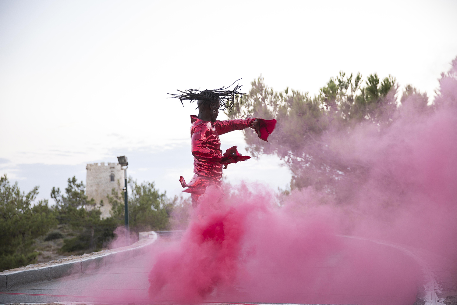 Rowdy SS, Balance, Sidirounta, Chios Island, Greece, 2022. Images by Thanassis Gatos, courtesy of the artist and DEO