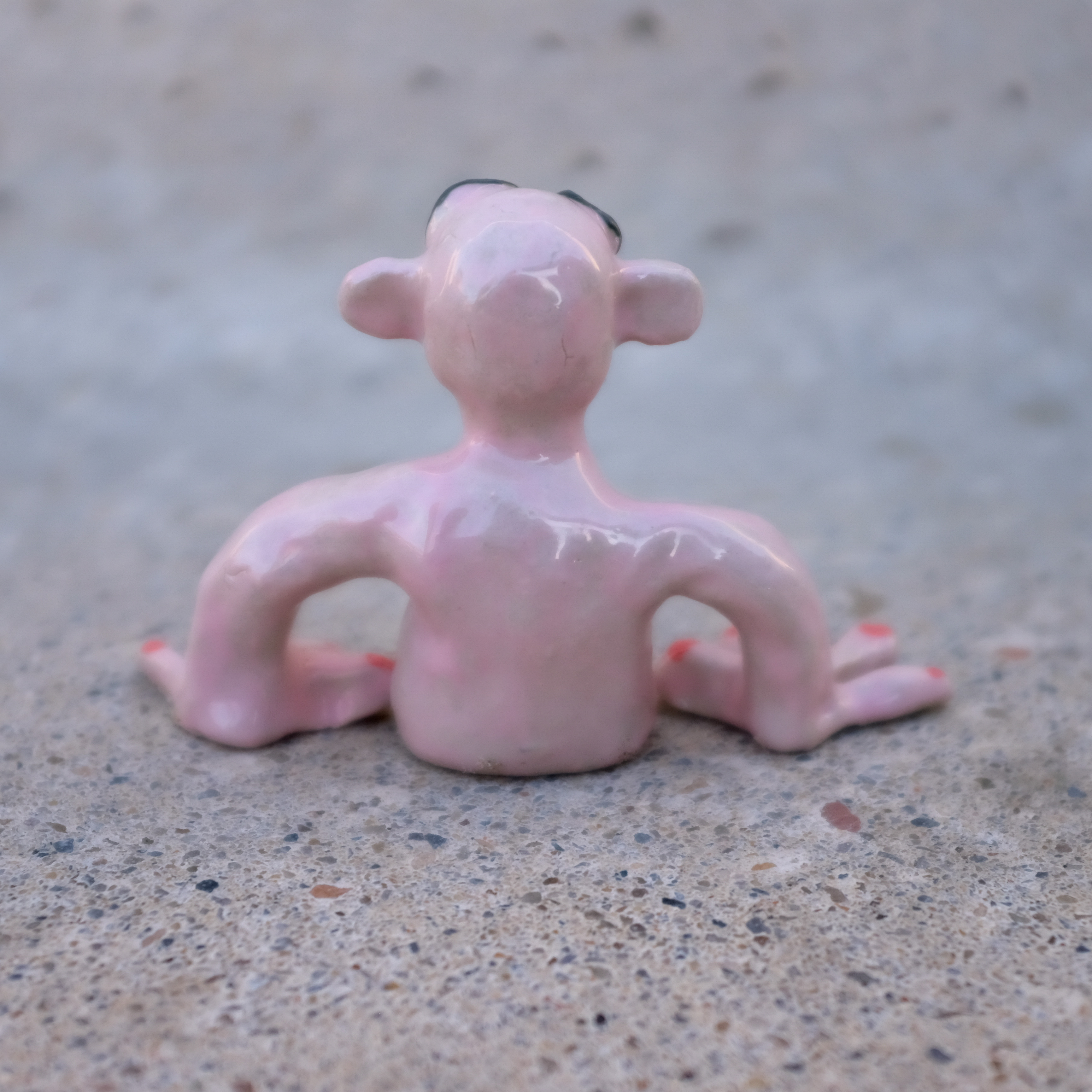 Yoni (2022), glazed ceramics, 10,5 x 6,5cm