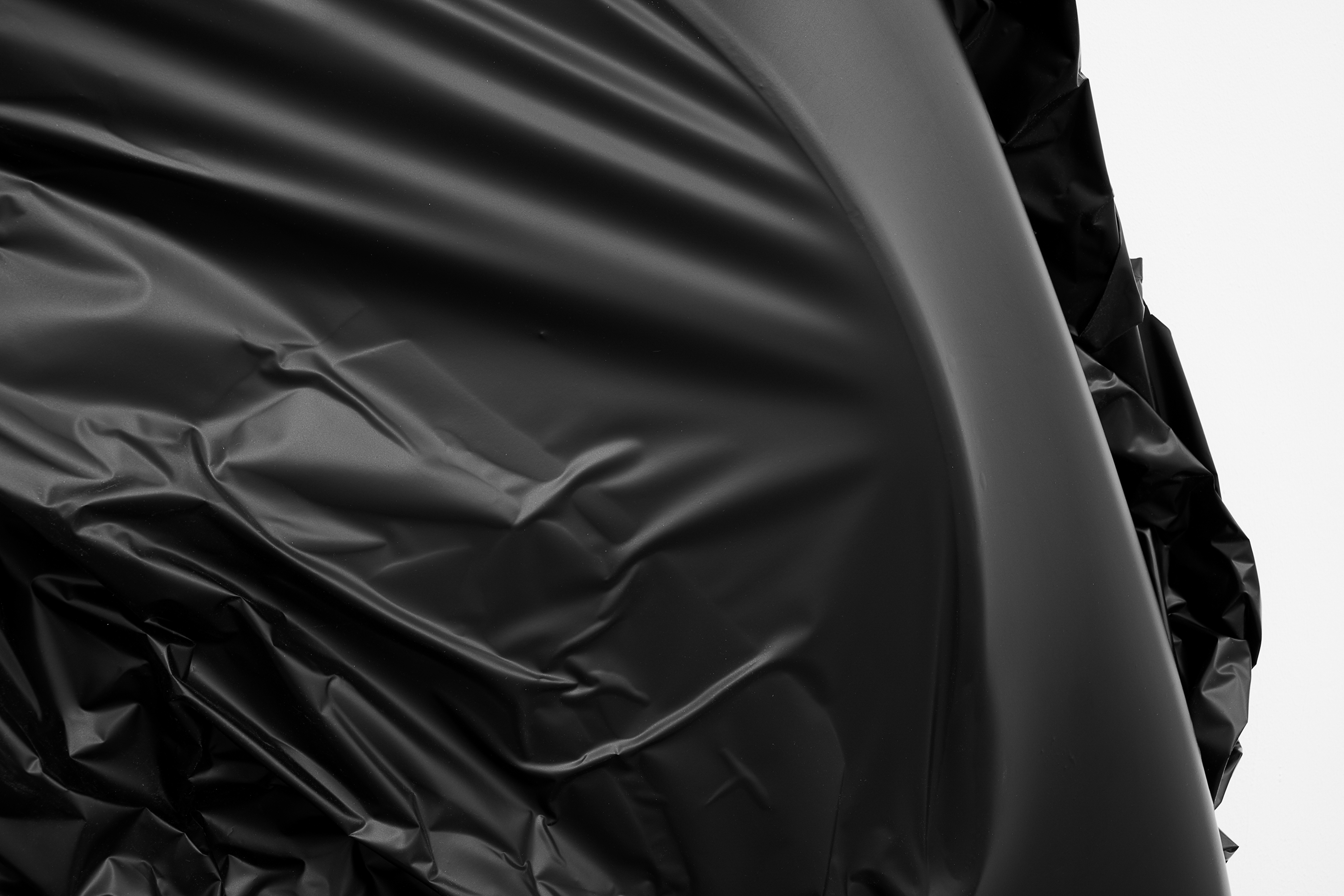 Unathi Mkonto, Presentation 1 (fitting 1) (2018) | Vinyl, mild steel ; 140 x 120 x 23 cm (detail)