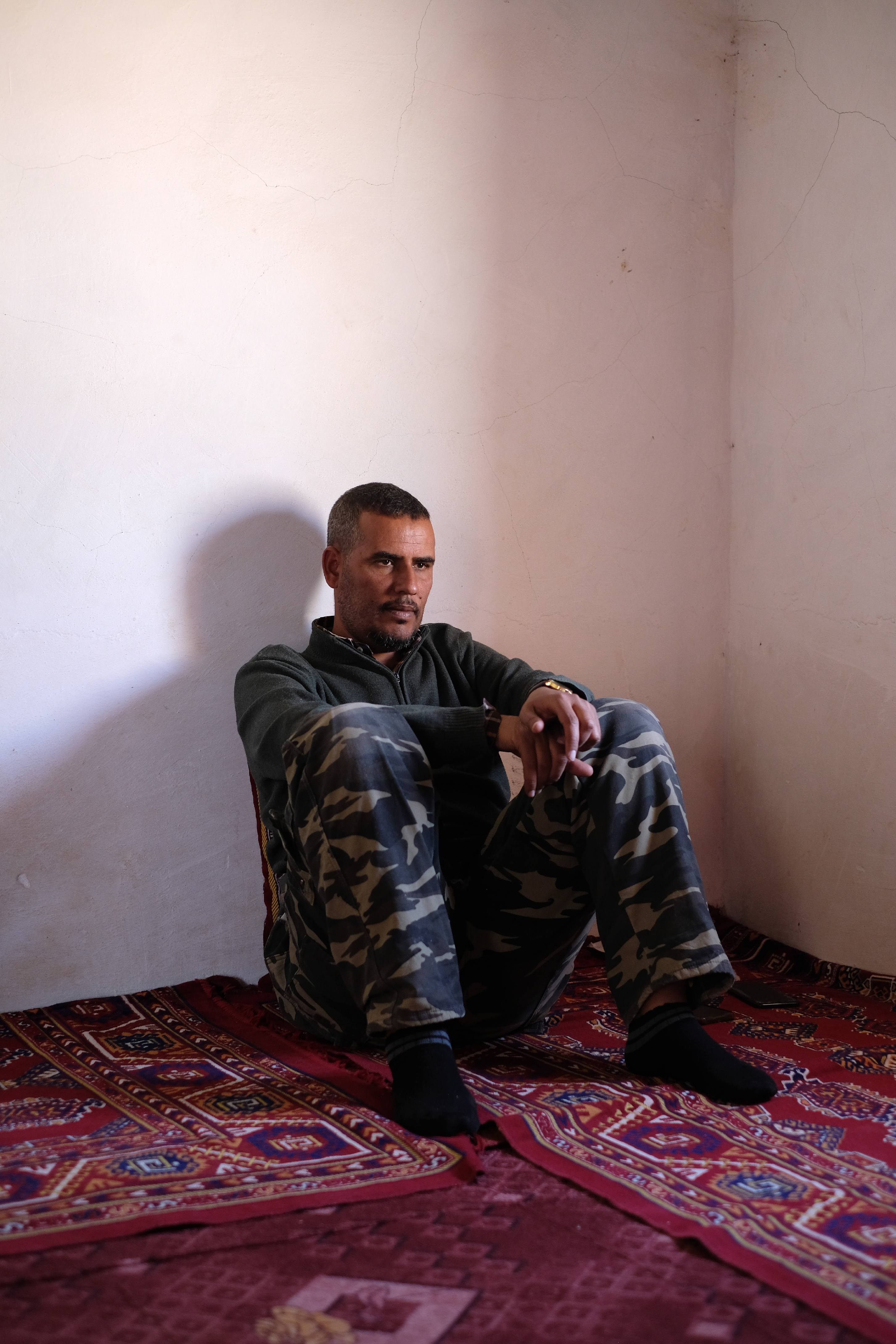 Labeidi, journaliste sahraoui, dans le campement de réfugiés de Smara, février 2024.