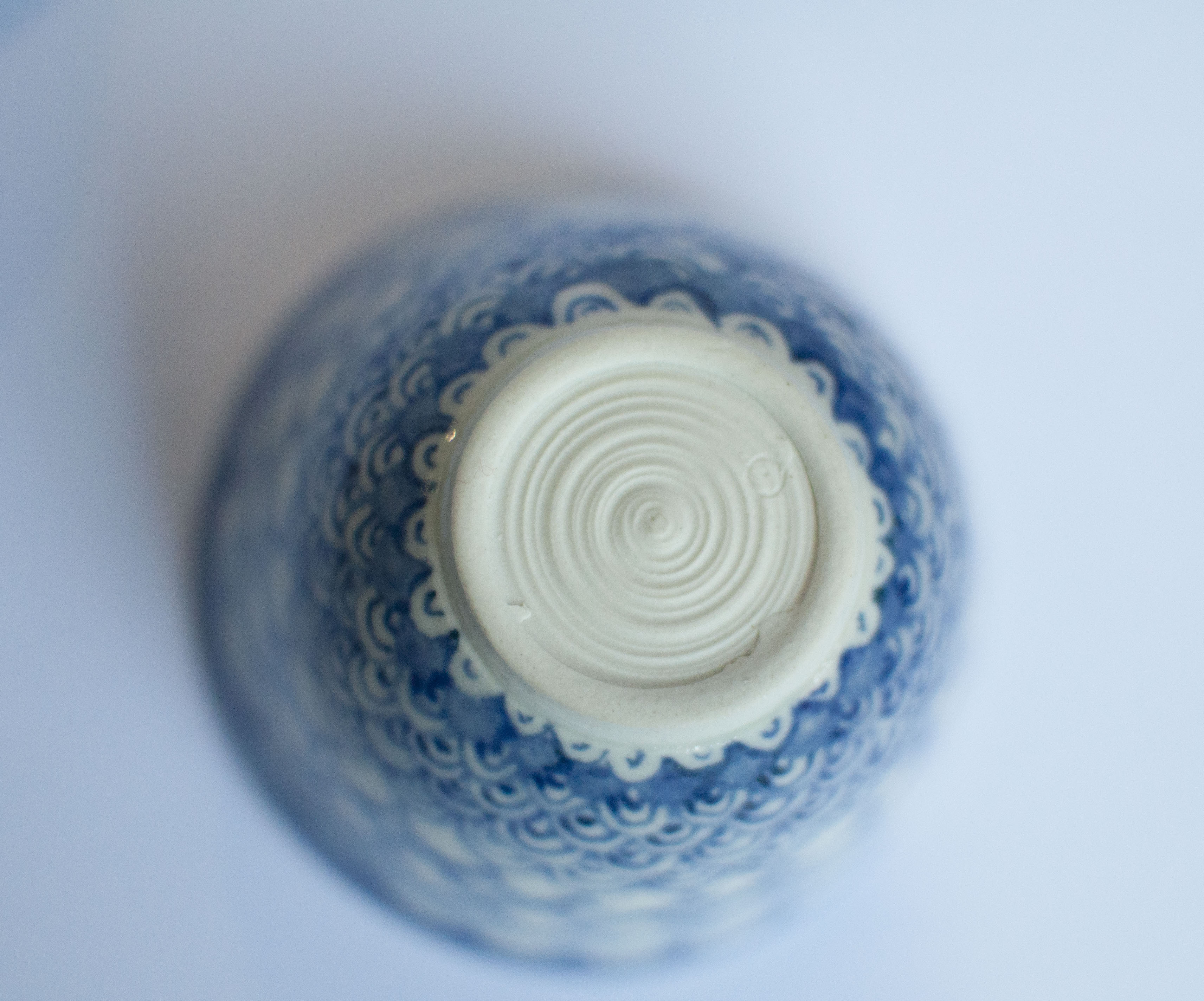 Arita cups. High-temperature porcelain. Thrown in electric wheel. Hand painted with cobalt blue. Bogot&aacute; 2019 