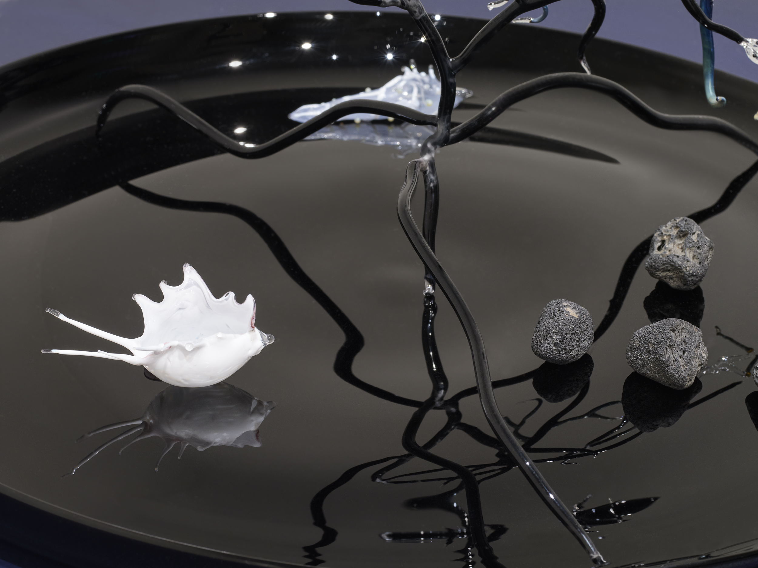 Goldie Poblador, Porites Oil Slick Coral, 2025. Glass, scent. 20 x 20 x 17.5 inches. Scent by M Dougherty. Photo by Flaneurshan.studio