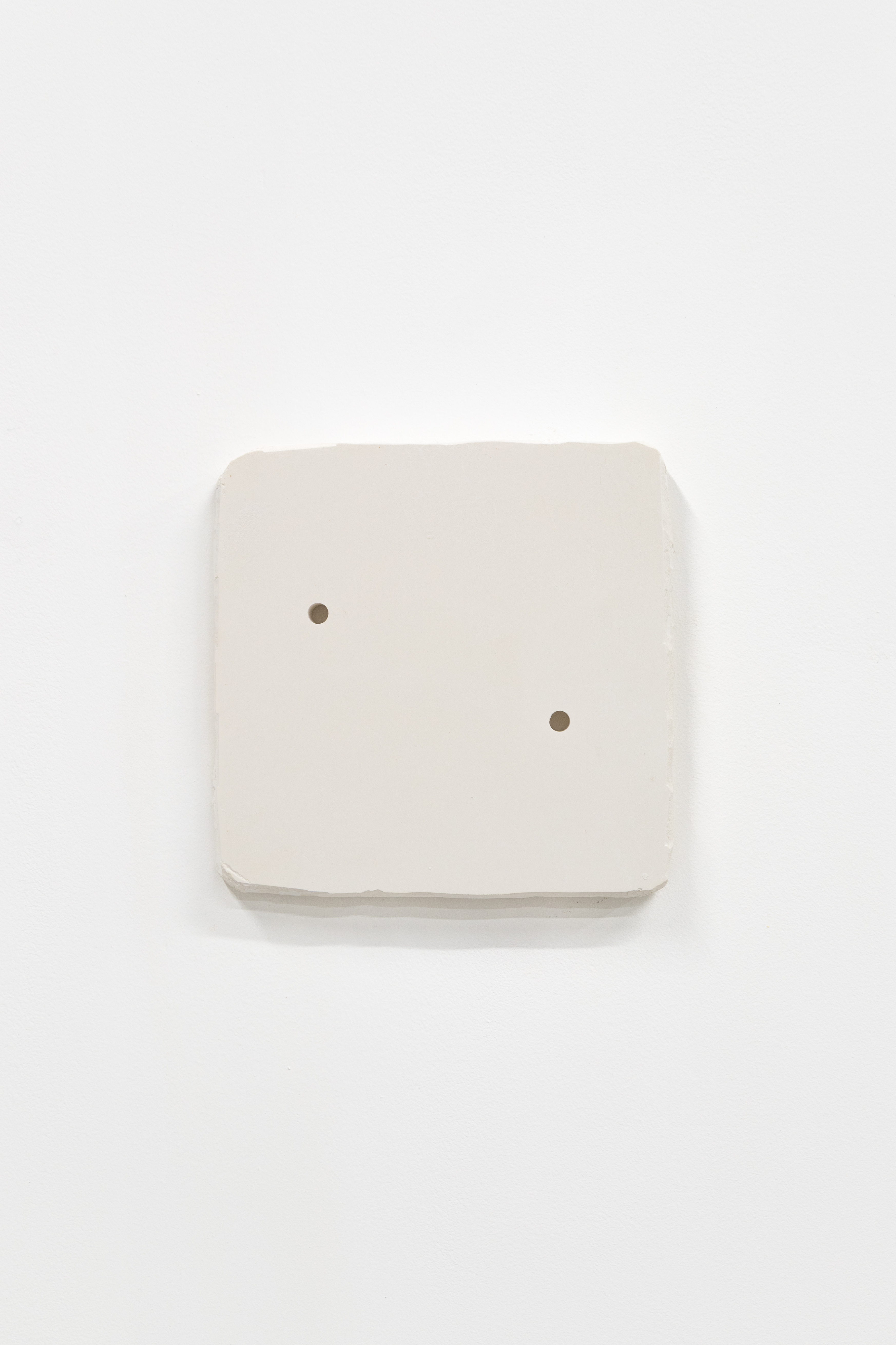 Trou, plaque, ligne 2, plaster, 22,8 x 23 x 2,5 cm, 2025