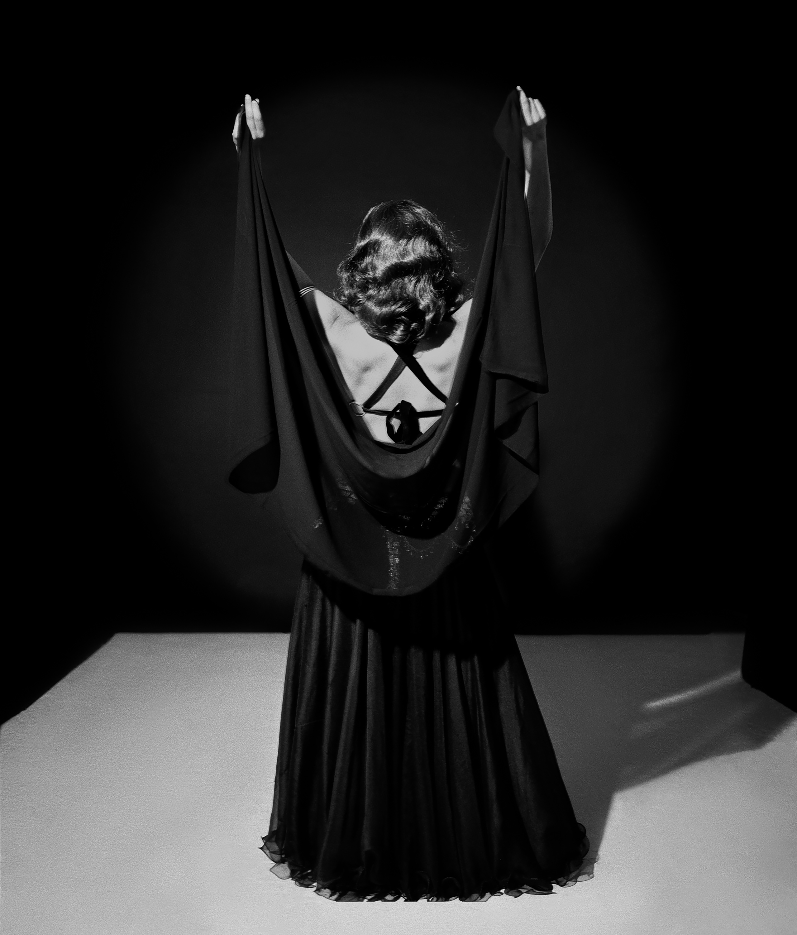 Self-portrait as an Egyptian dancer 03, 2022.