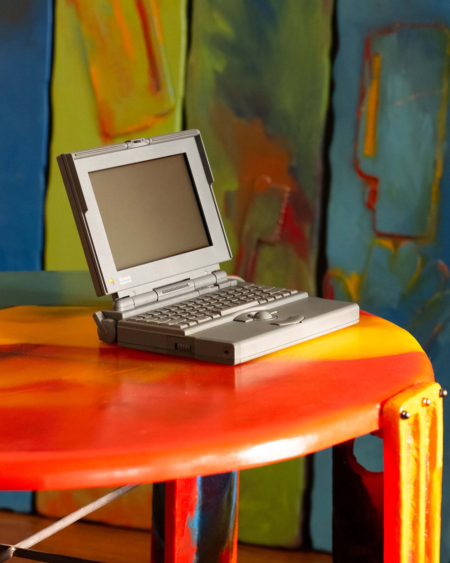 link to historical presentation and photograph of Gaetano pesce's TBWA/Chiat Day office 1994 NYC