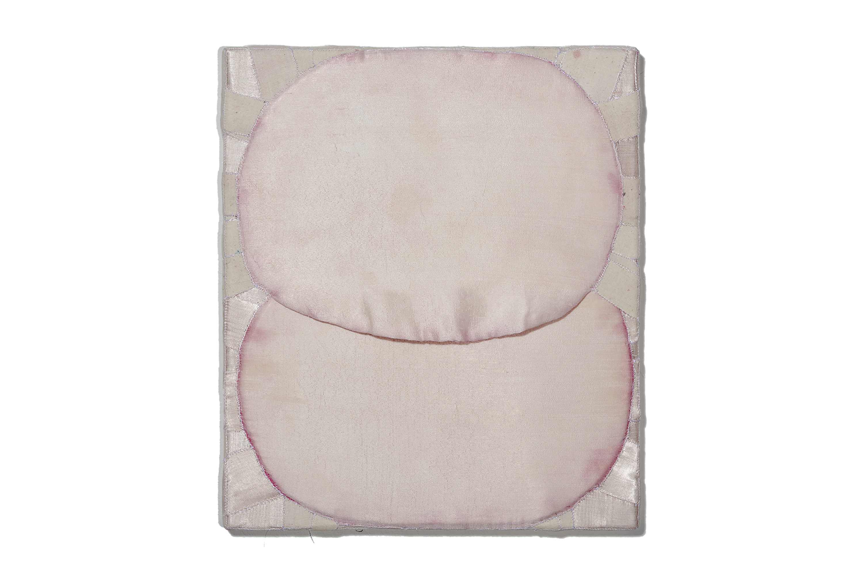 ’Merging’, 2024. Water color and oil on fragments of silk, cotton and felt hand stitched over wooden stretchers. 35 x 30 cm. Private Collection Amsterdam 