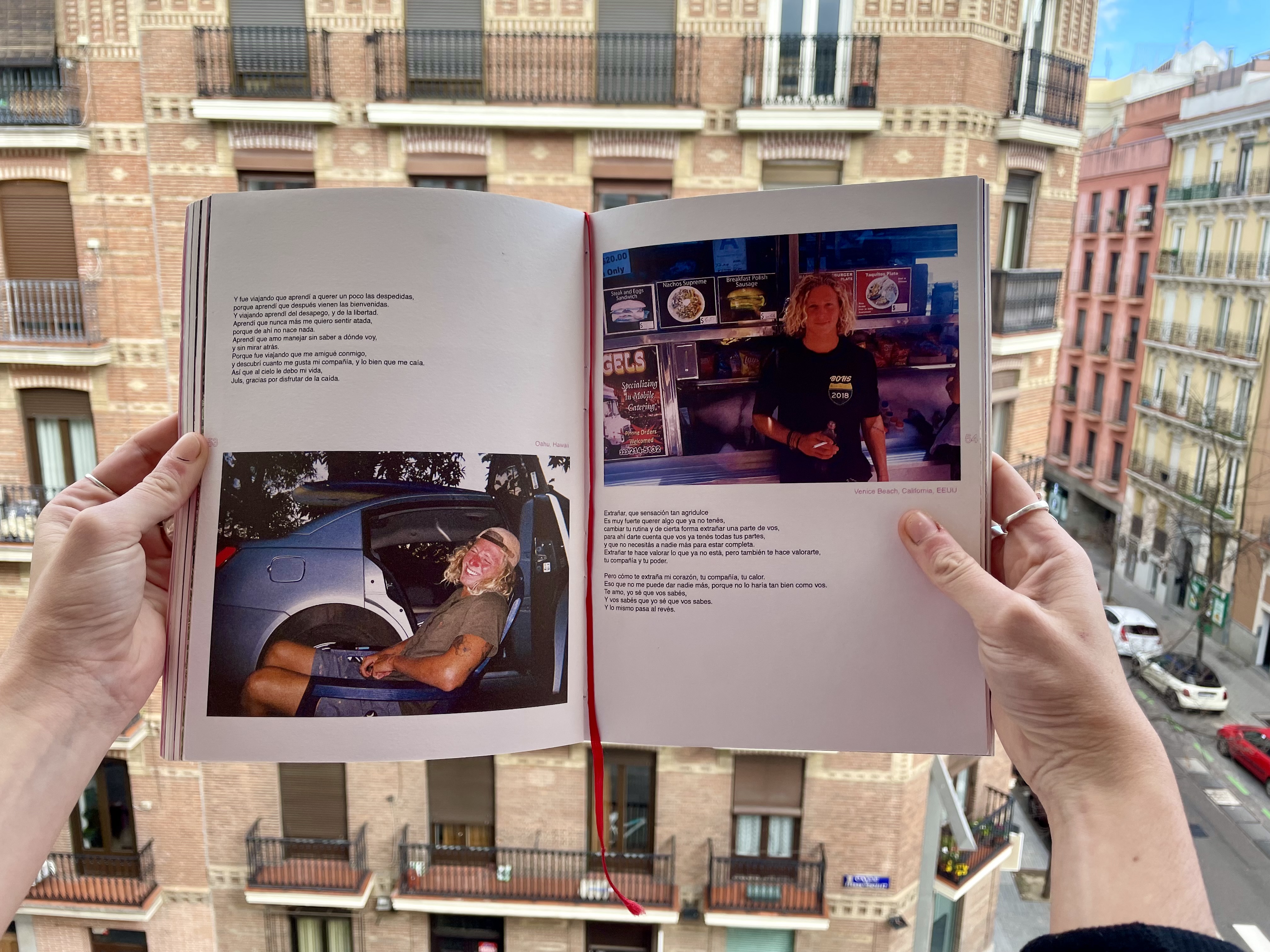 1. "Un pequeño libro de fotos y palabras"