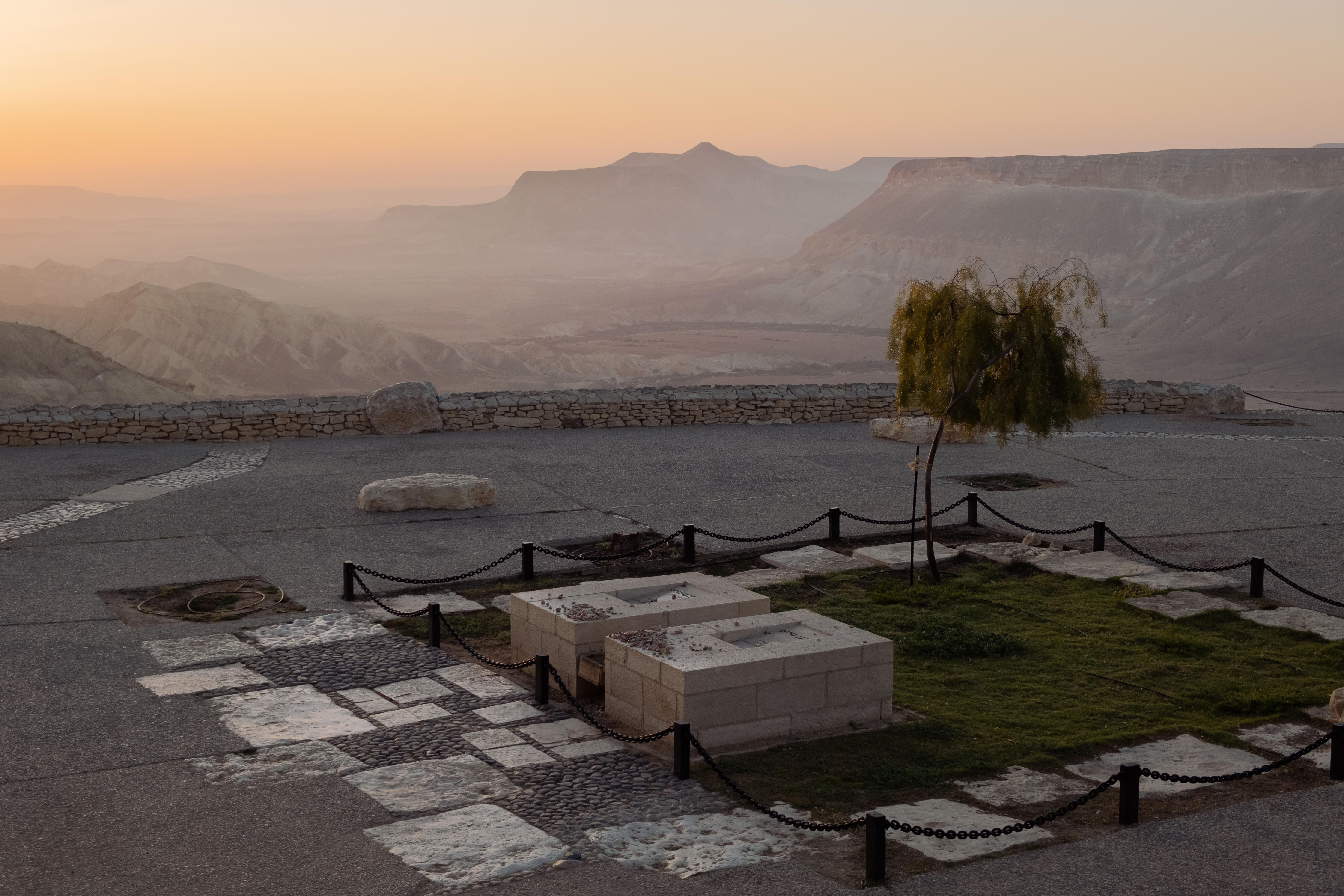 The New York Times - Israeli Summit Mixes Historic Symbolism With Sharp Disputes.