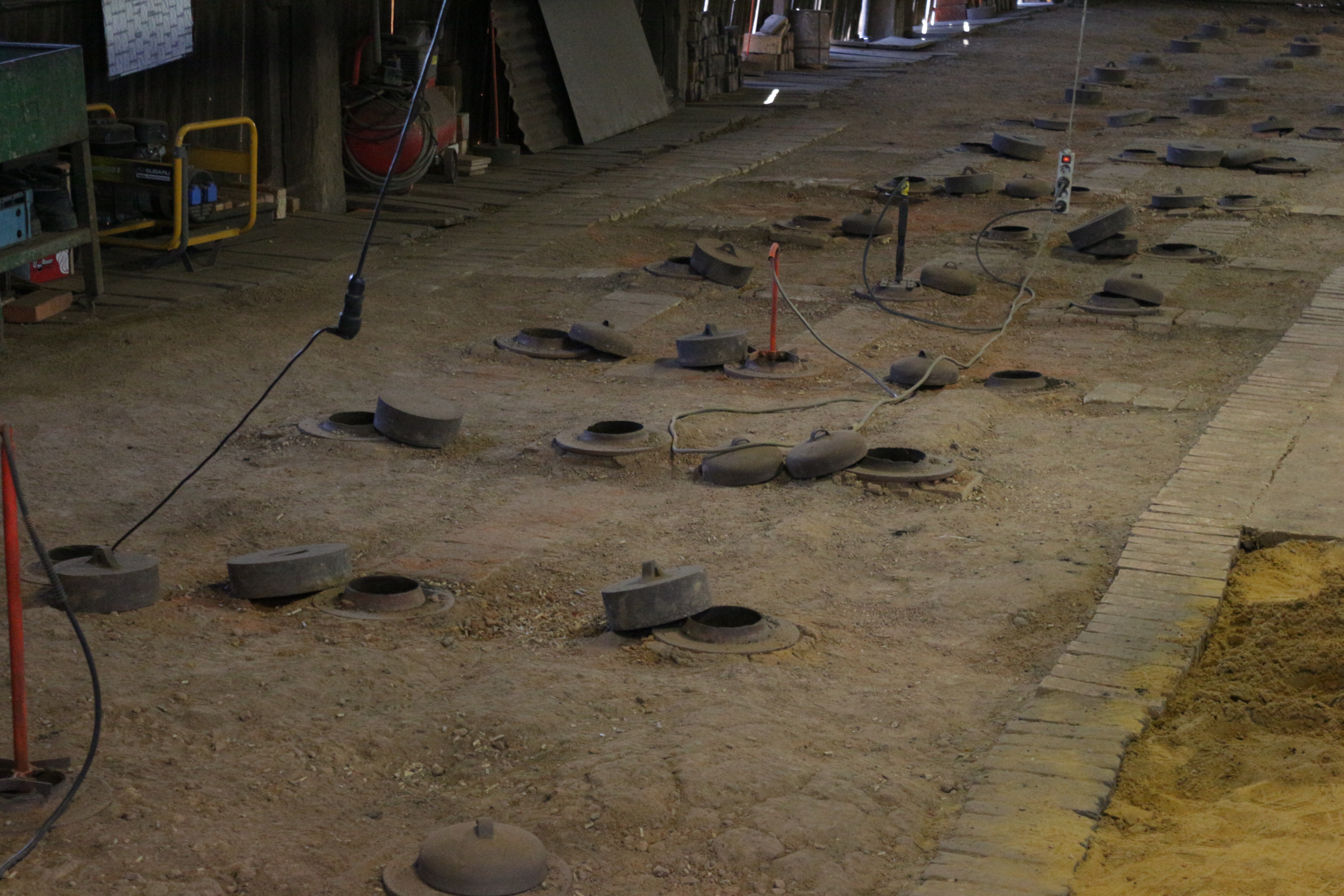 This fire is mobile and fuel dispensers move little by little as the material is exchanged below