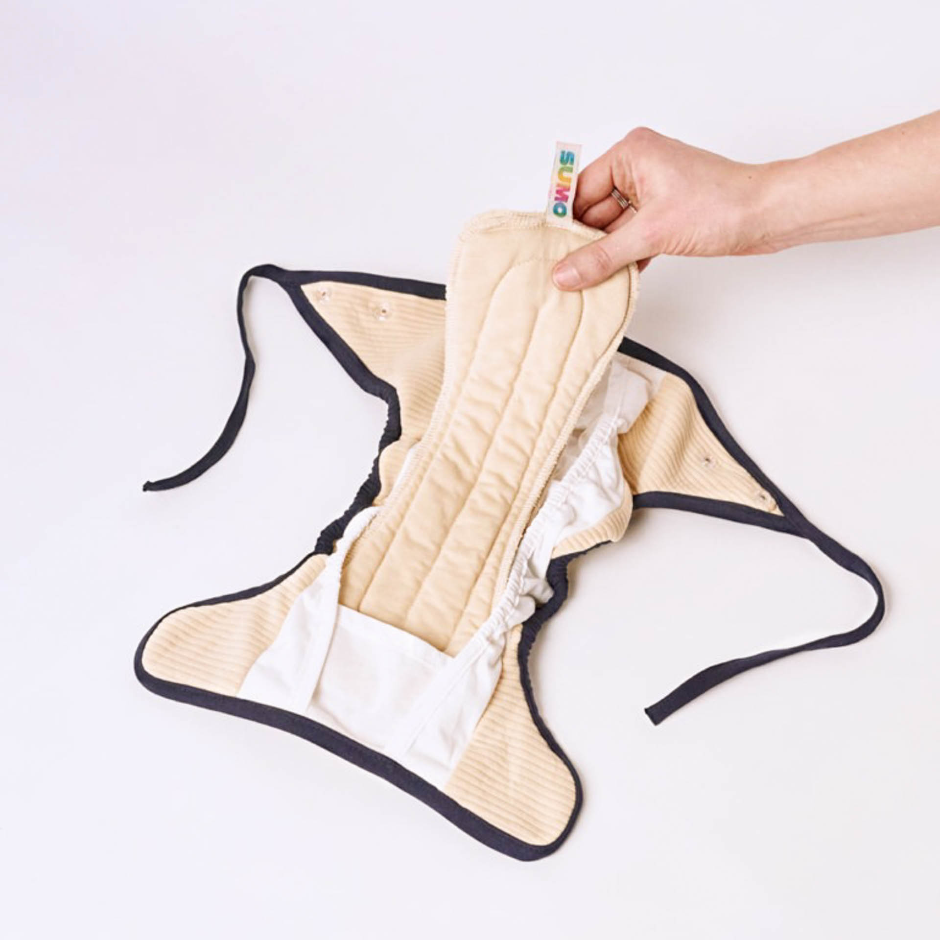 Sourcing & material development for SUMO: reusable diaper with bio based materials. Image by SUMO / Valeria Mitelman
