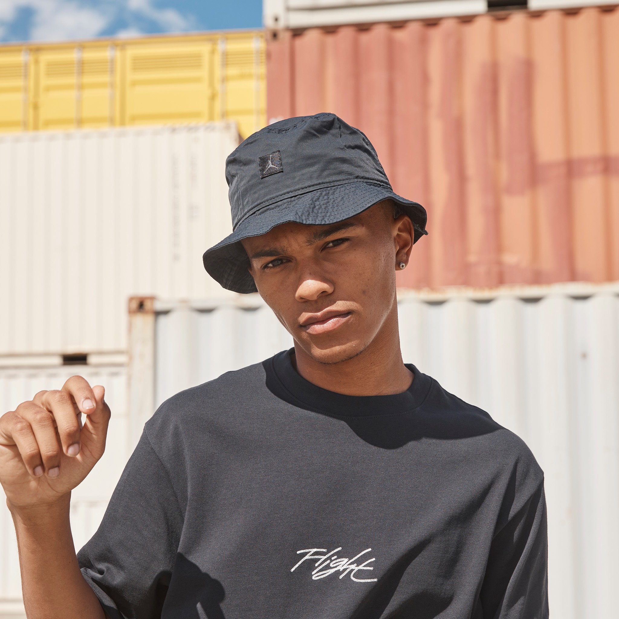 06 JUN — EL BUCKET HAT: DE LAS GRANJAS IRLANDESAS AL STREETWEAR