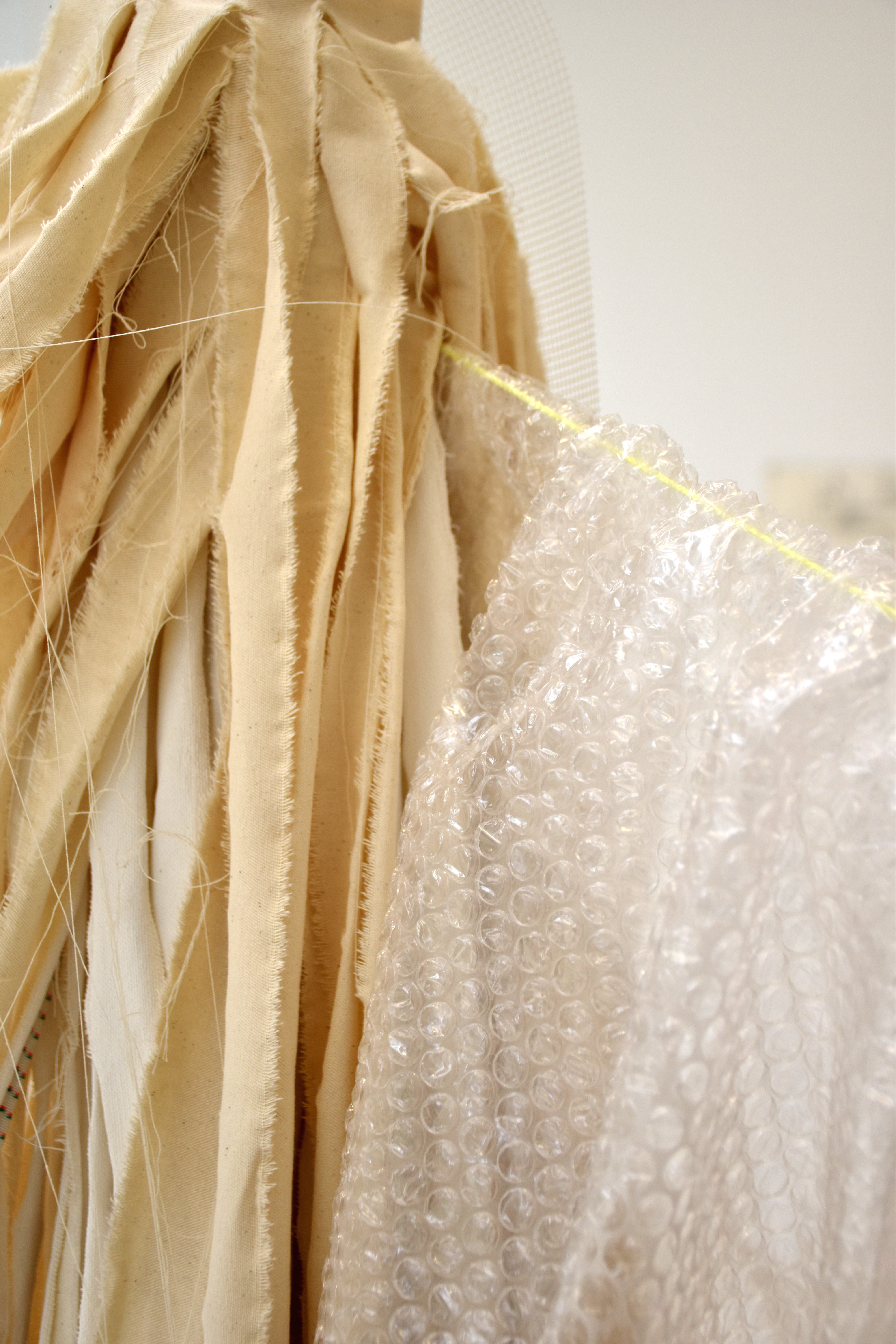 Beep;Boing;Clink;Ding-dong;Swooosh , Holz, Papier, Seil, Wolle, Stoff, Luftpolsterfoile, Abdecknetz, Abdeckplane, Variable Größe, 2023