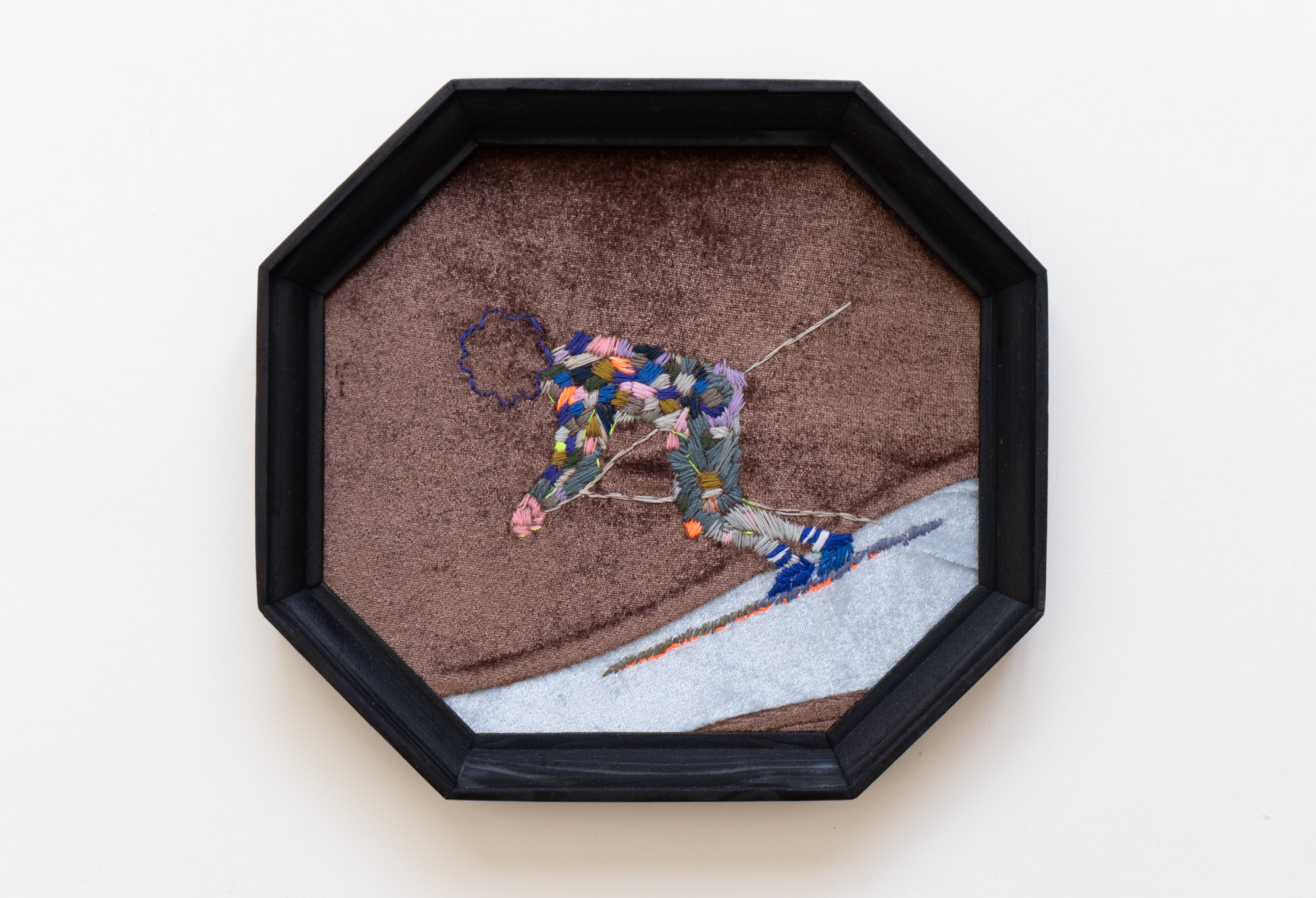 Cross-country skier / 21×23 cm / embroidery on velvet / renowned frame