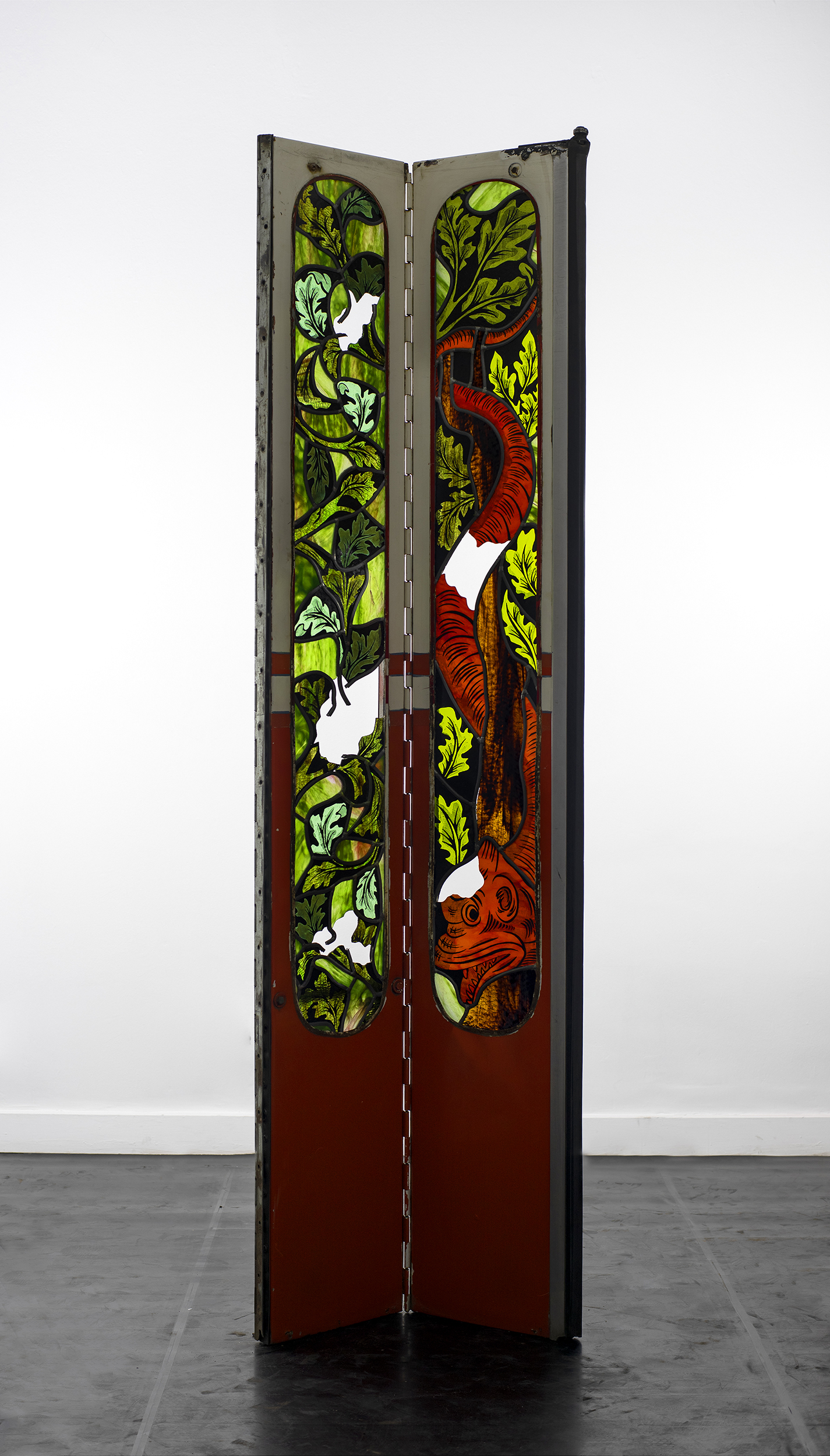 7º Parada (serie mire atrás al bajar)Vitral con soldadura de plomo ensamble en puerta de colectivo212 x 65 cm2024(No disponible)