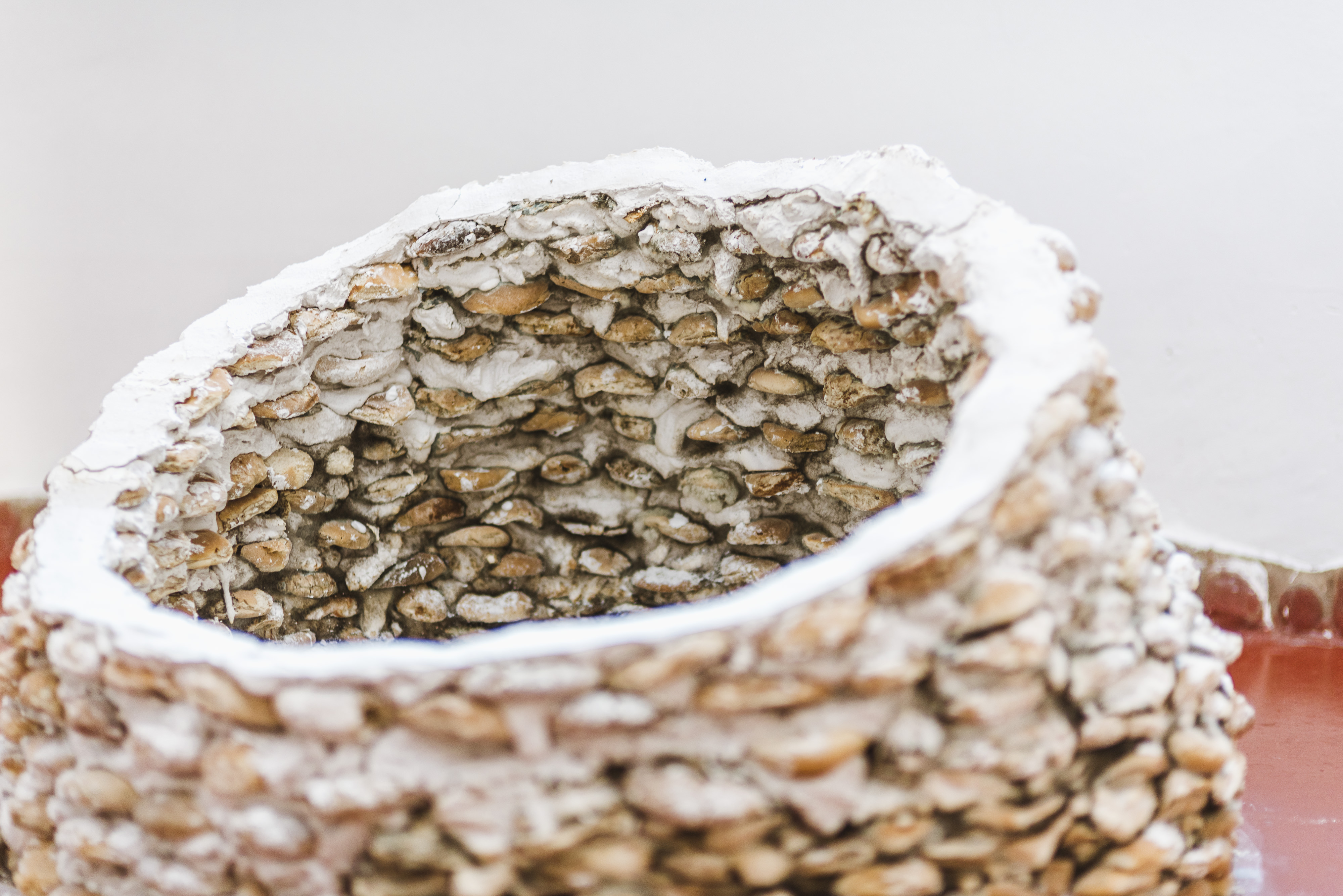 “Cráteres”, 2021, in collaboration with Aldahir Montaño. Bread and plaster sculptures, variable dimensions. Vigil Gonzales Gallery, Urubamba, Perú